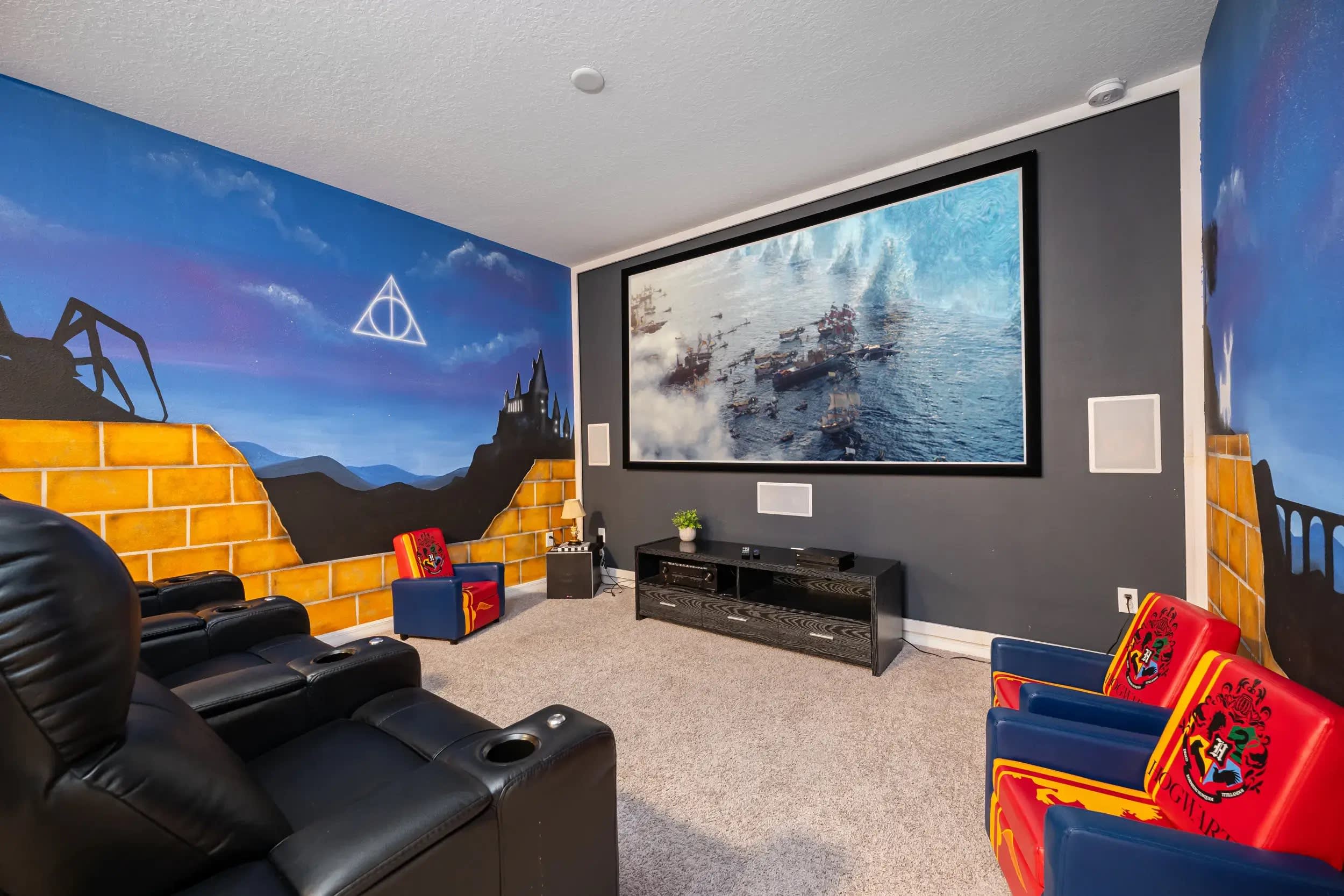 Spacious villa near Disney w/ game room & heated pool