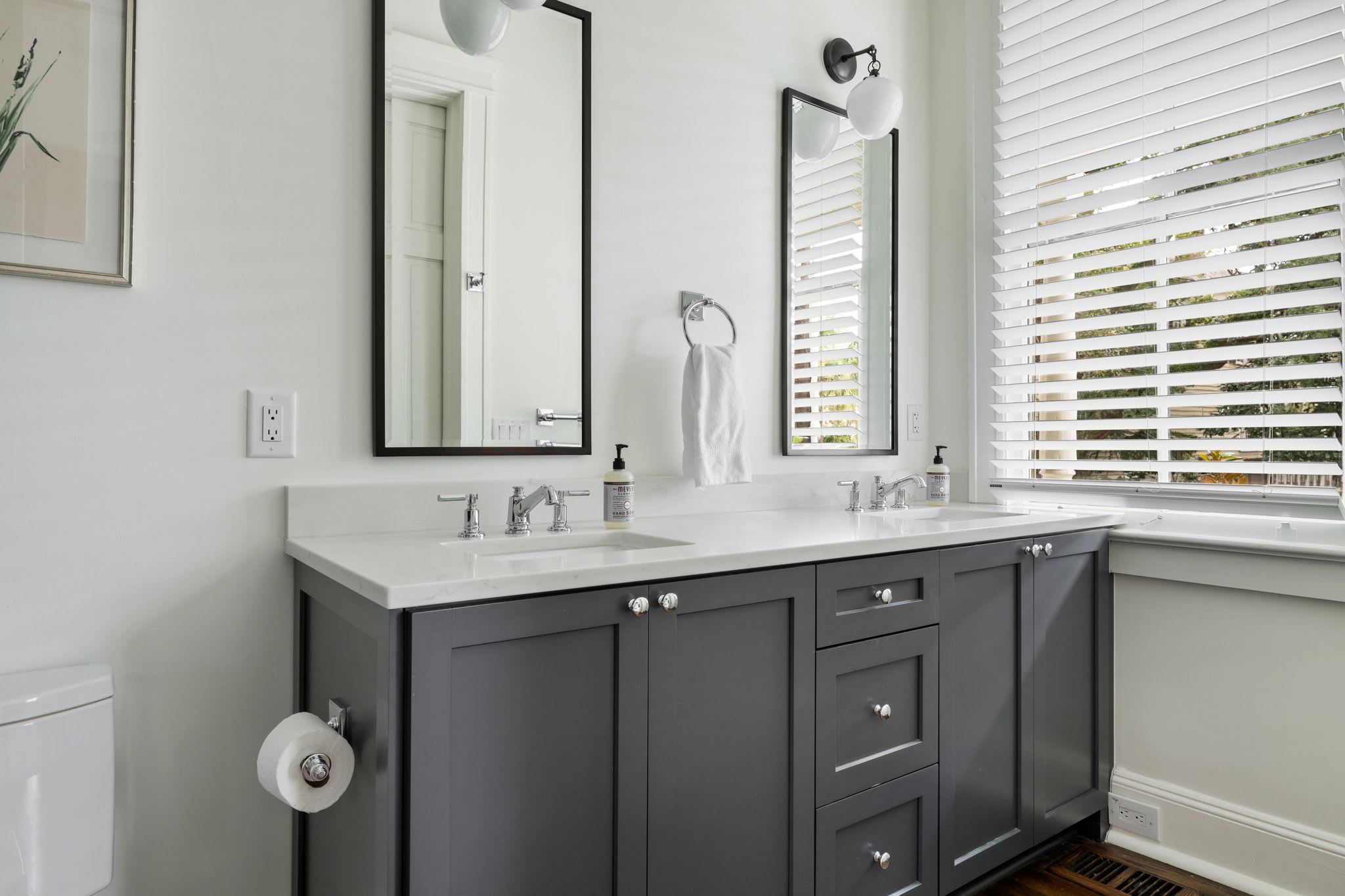 The Gardenia House | Unit A | Sleeps 7