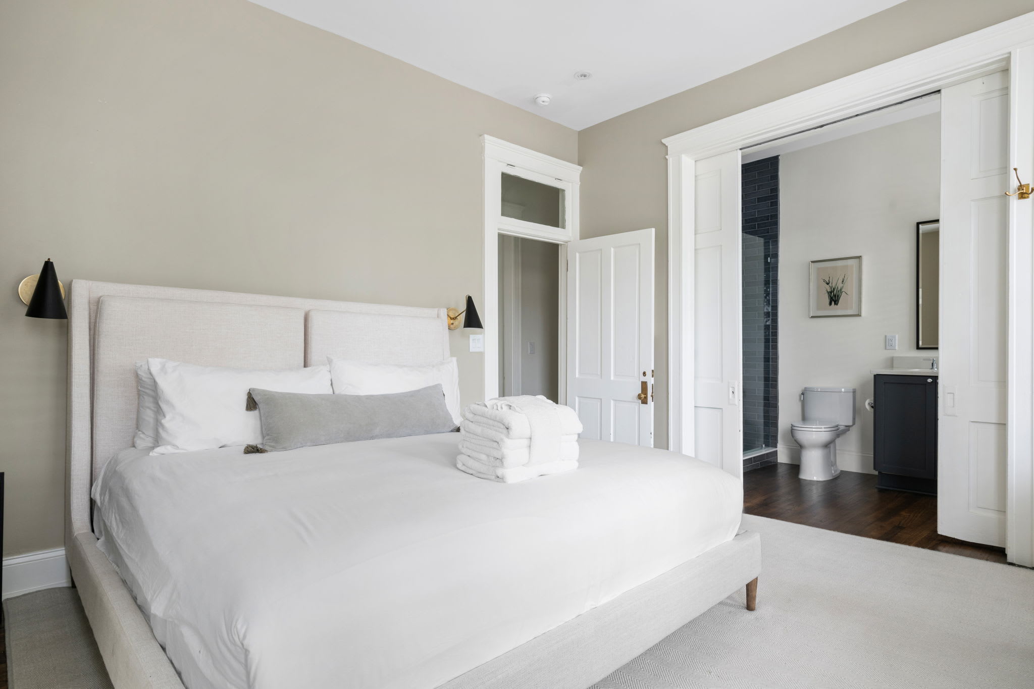 The Gardenia House | Unit A | Sleeps 7