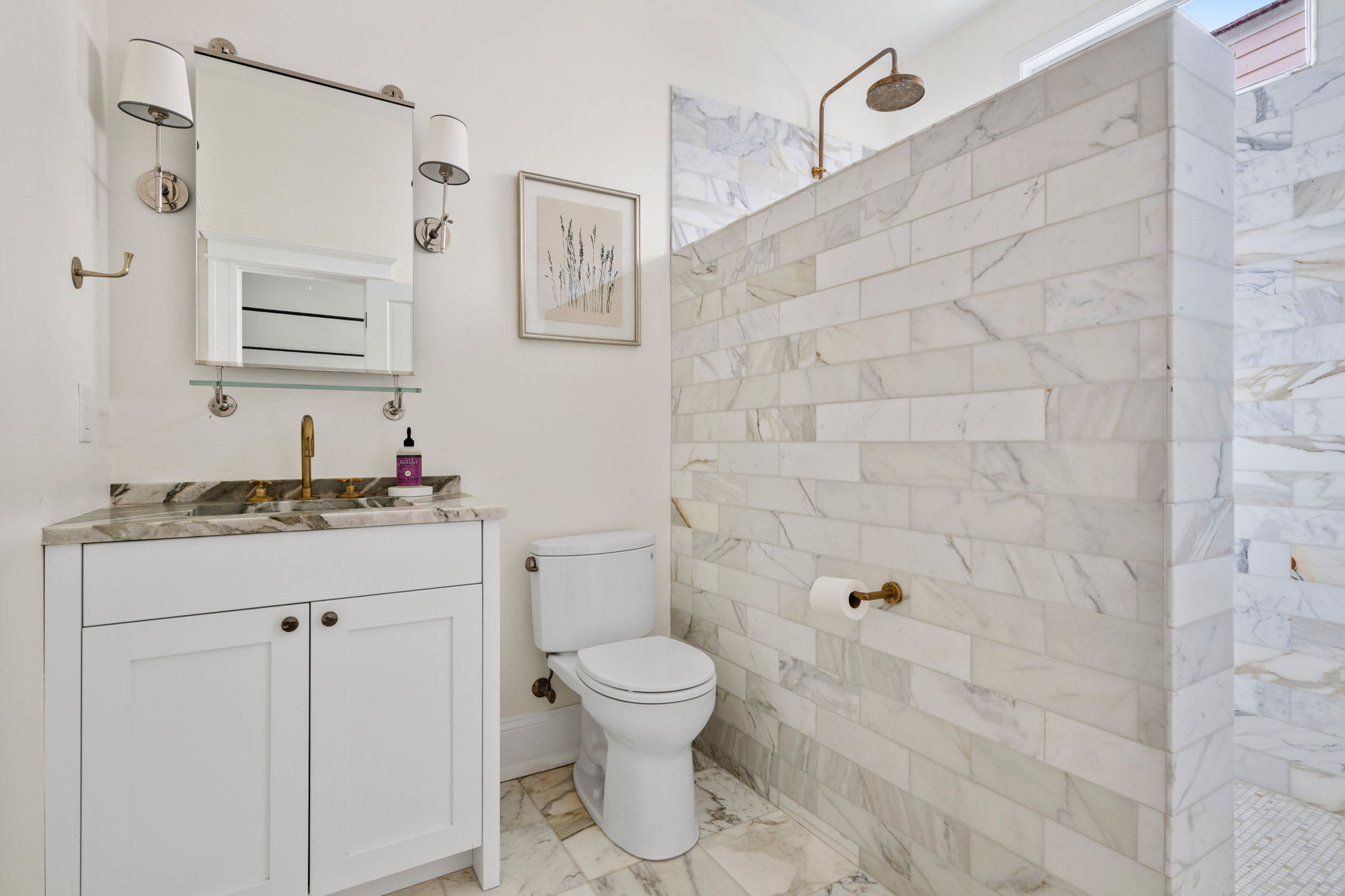 The Gardenia House | Unit A | Sleeps 7