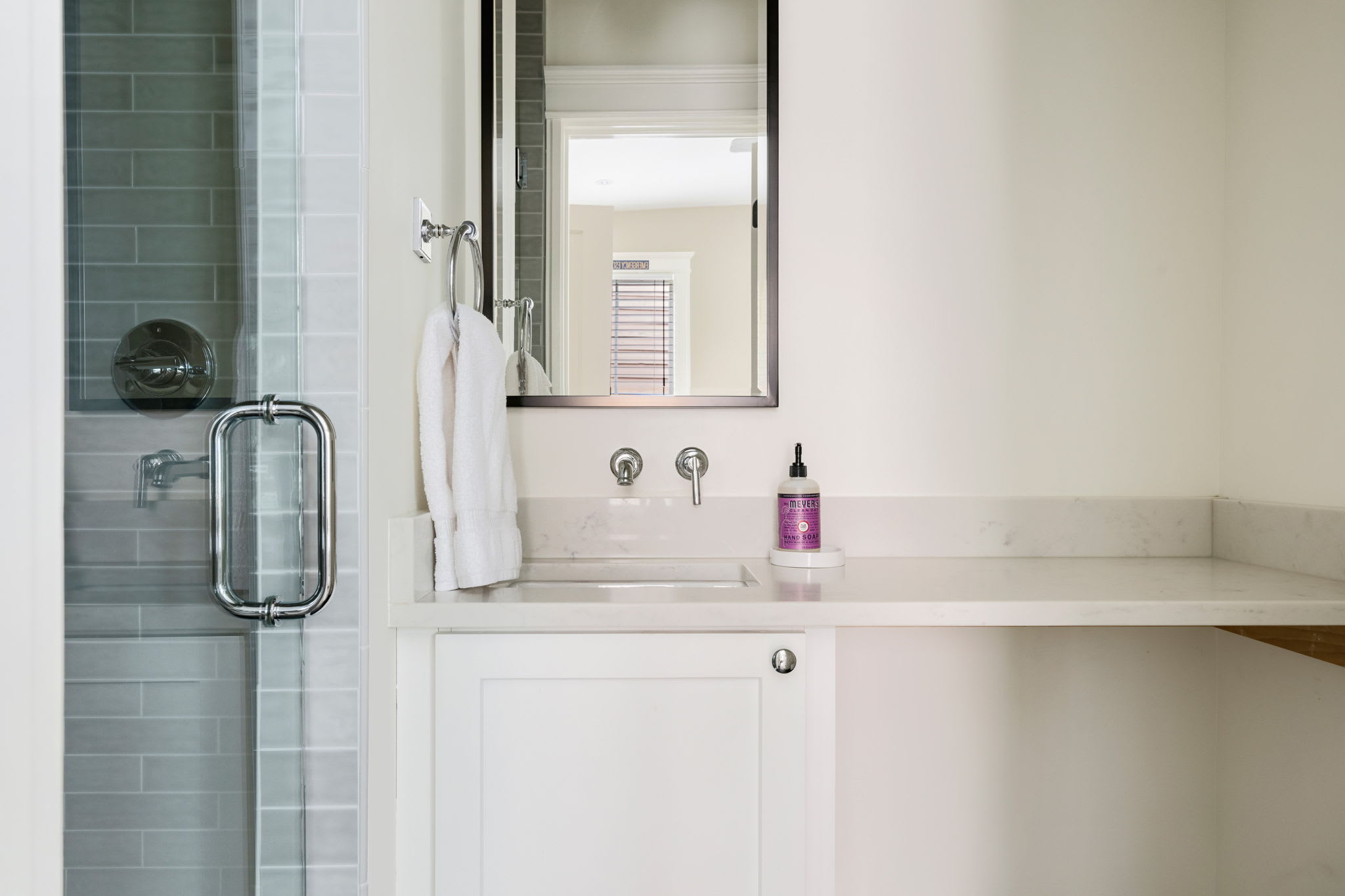 The Gardenia House | Unit A | Sleeps 7