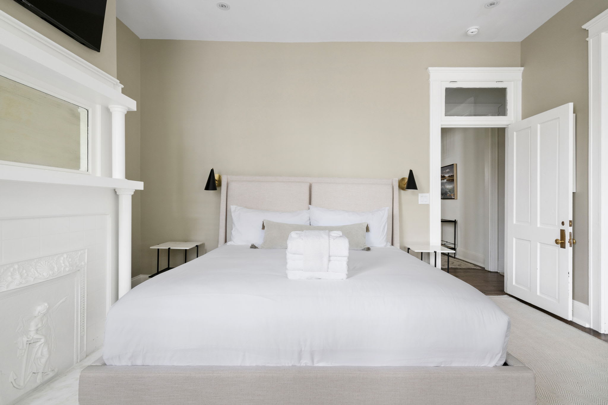 The Gardenia House | Unit A | Sleeps 7