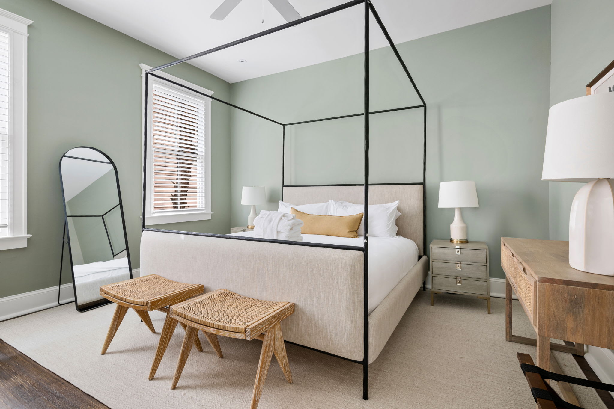 The Gardenia House | Unit A | Sleeps 7