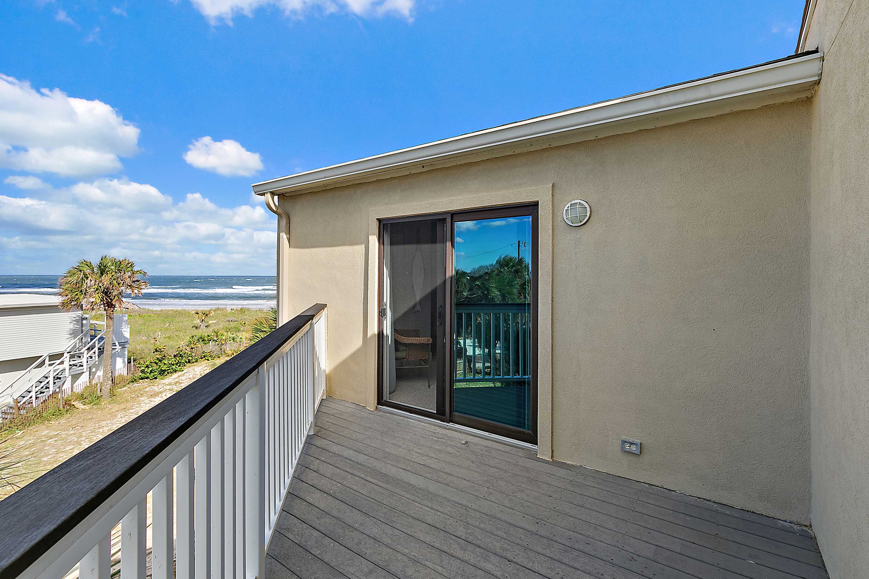 Oceanfront Condo, OnSite Pool | Beach Daze