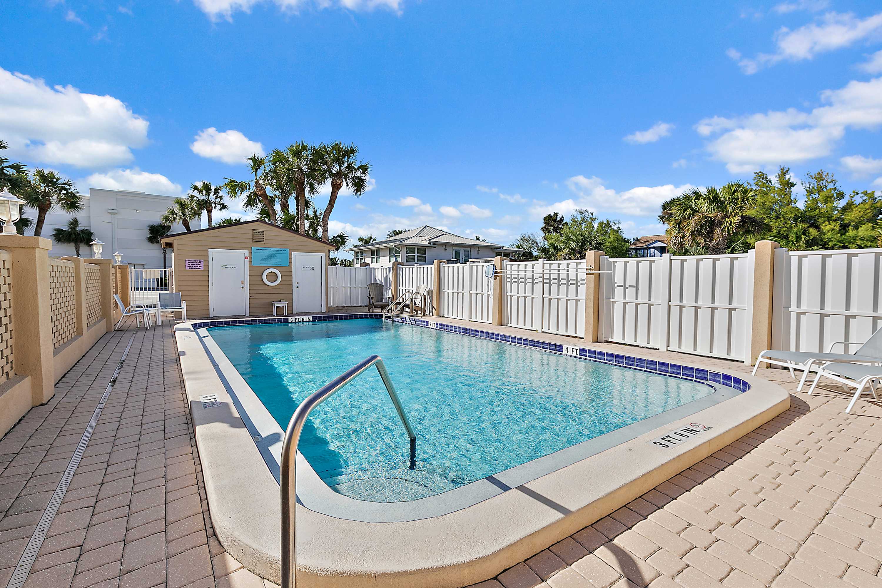 Oceanfront Condo, OnSite Pool | Beach Daze