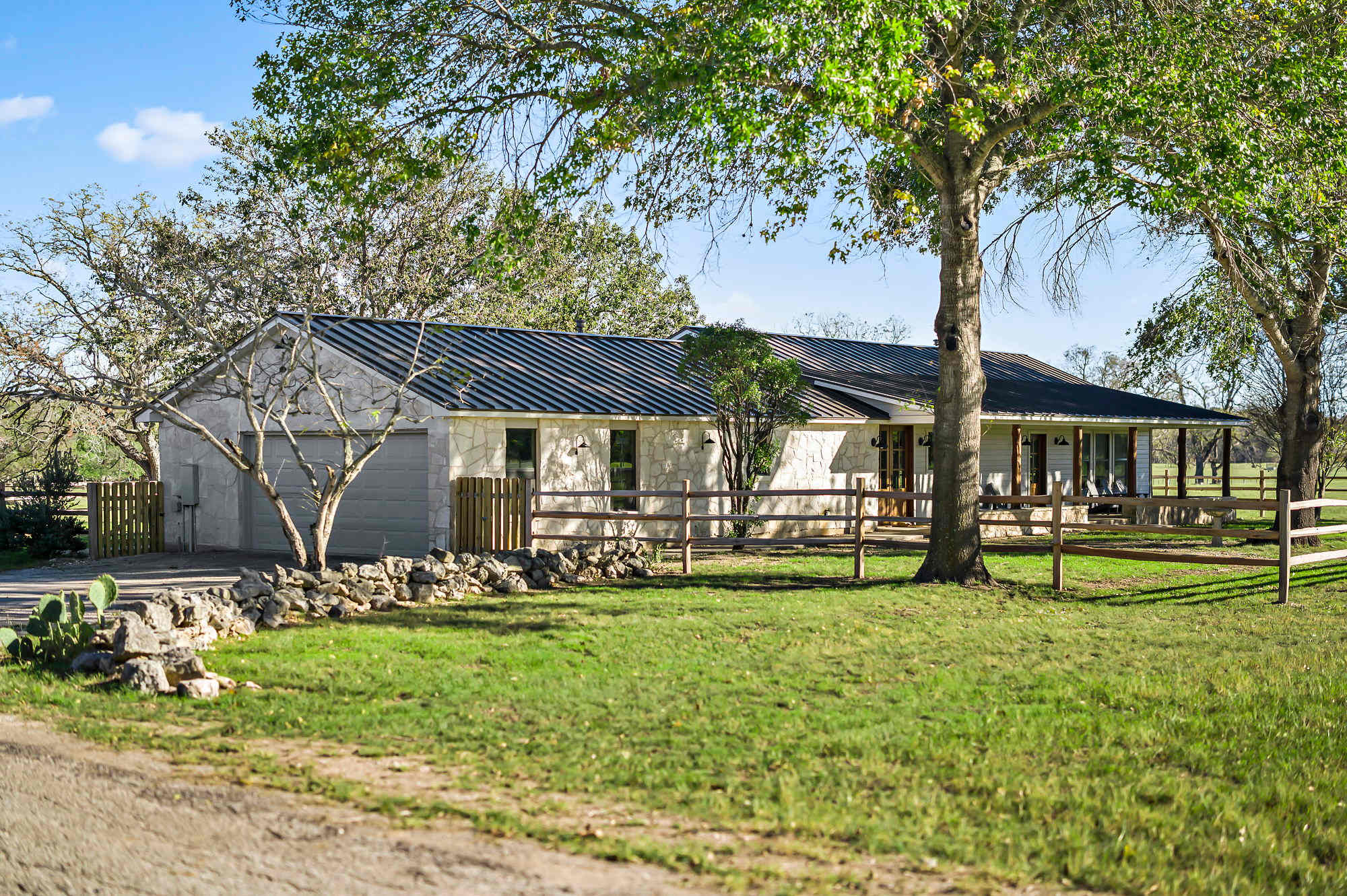 Relaxing Hill Country Home | Firepit | Patio β Boerne, TX β vacation rental