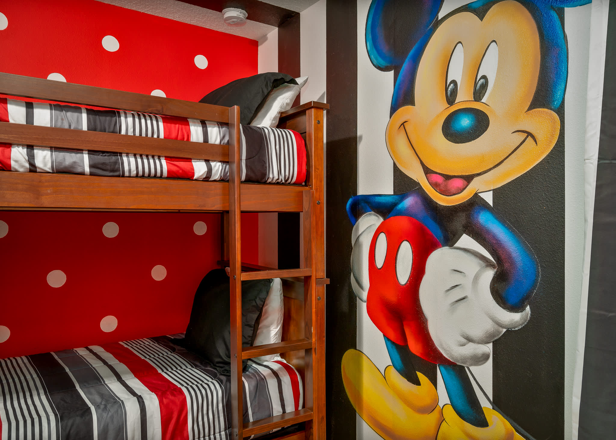 Heated Pool, Lazy River, FREE Waterpark