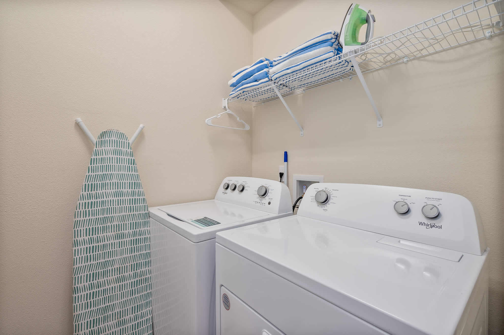 Heated Pool, Lazy River, FREE Waterpark