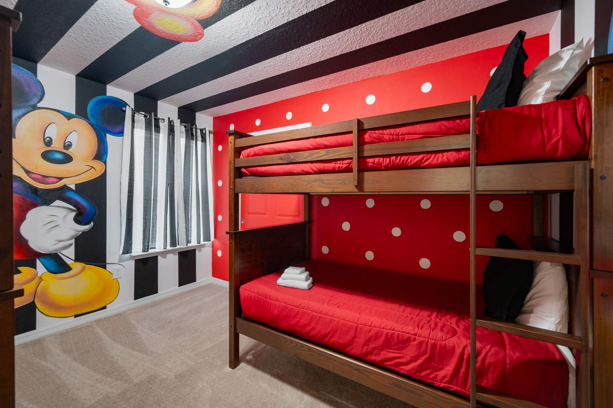 Heated Pool, Lazy River, FREE Waterpark