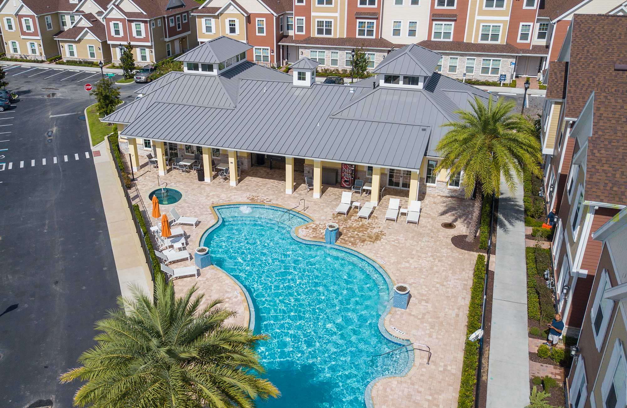 4 Suites, Private Jacuzzi & Prime Location