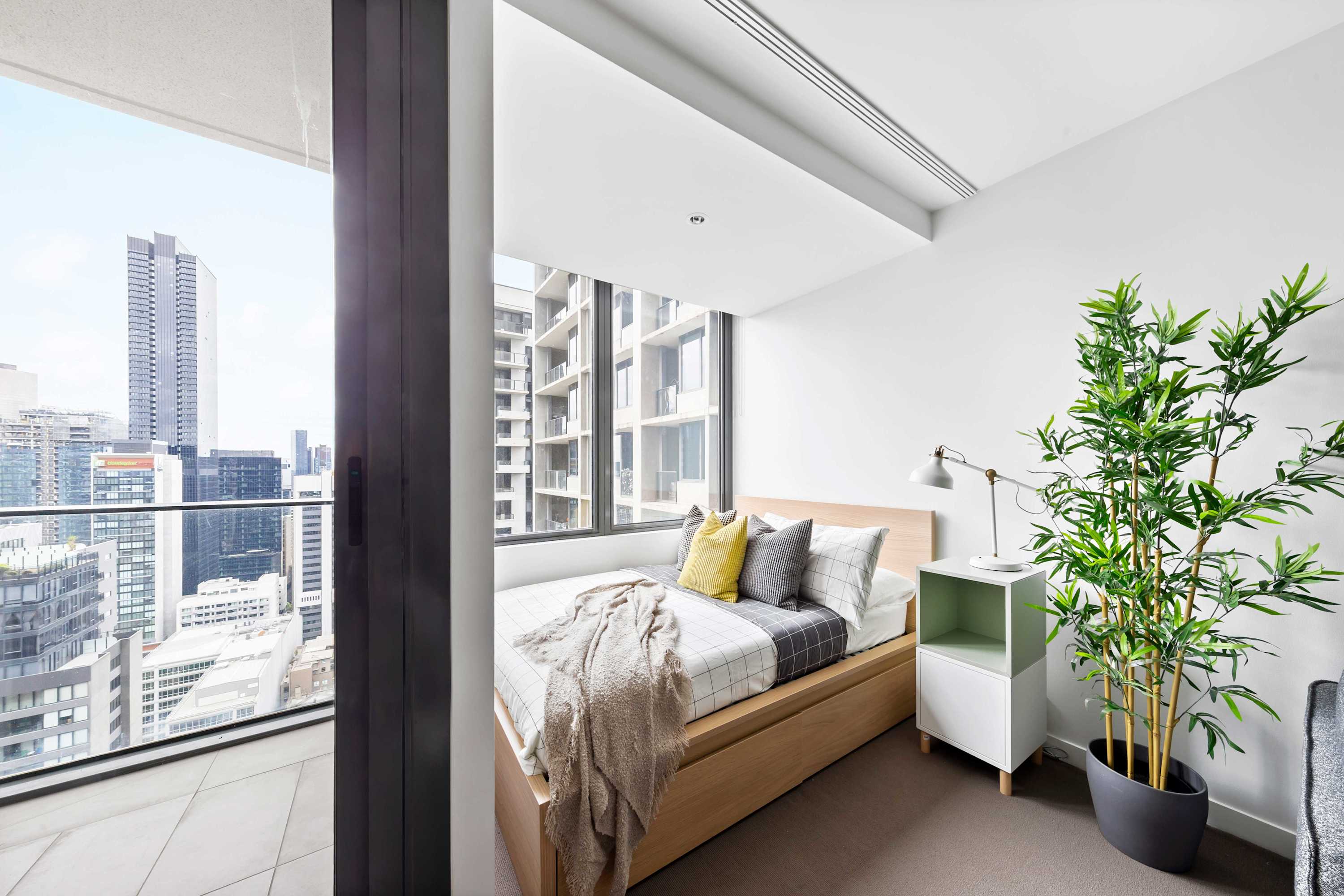 Cozy Studio Near Southern Cross with City Views — Melbourne, Victoria — vacation rental