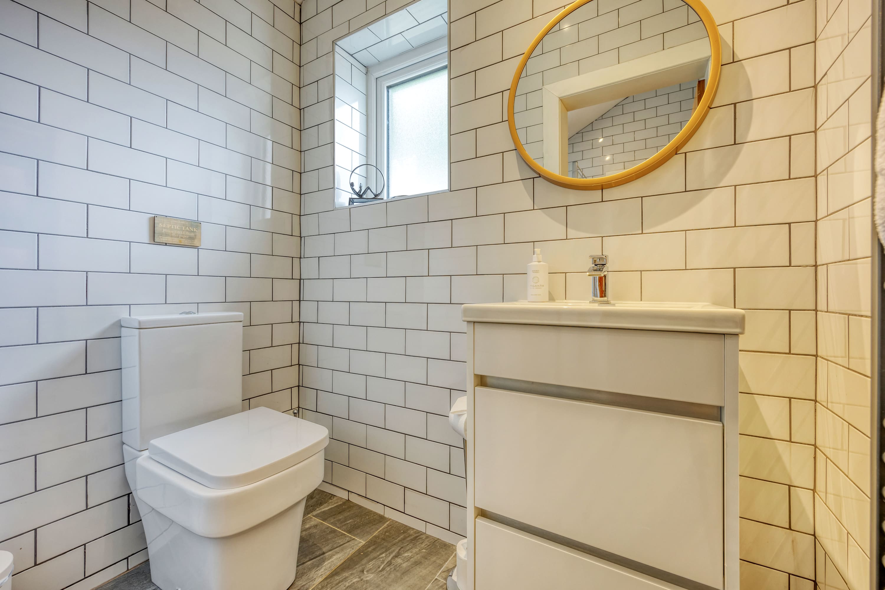 Blar Cottage (Private Sauna + Fast Starlink Wifi) in Rockhill Farm PA33 1BH - Property image 21 - VivreStays