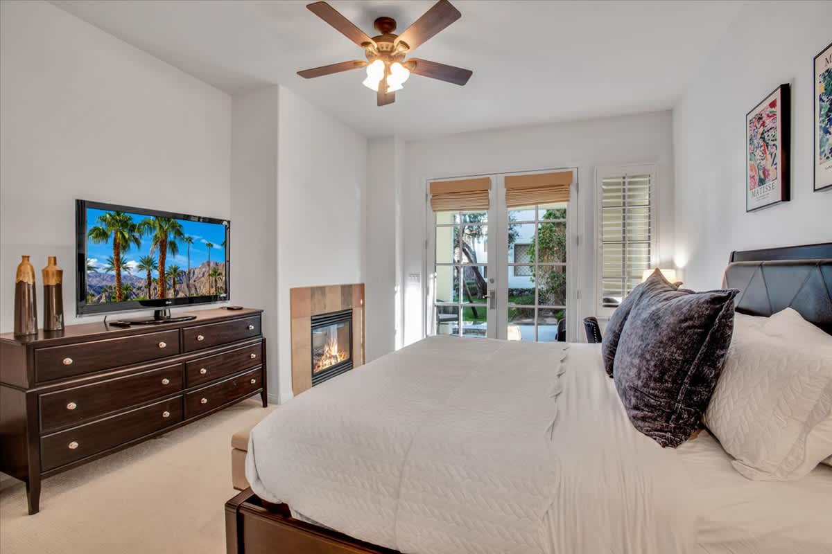 Lux Ground Floor Studio in heart of La Quinta #B - Photo 2