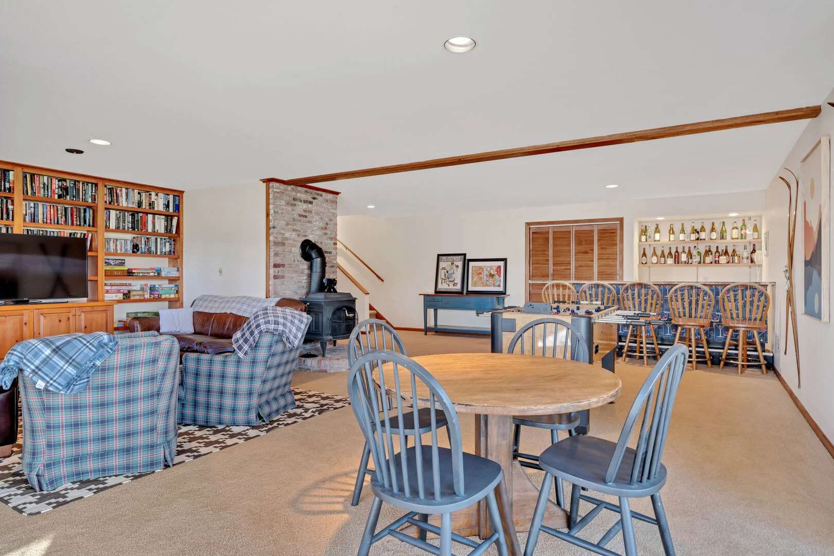 Game Room/Bar, Sleeps 14 | Mountain View Estate