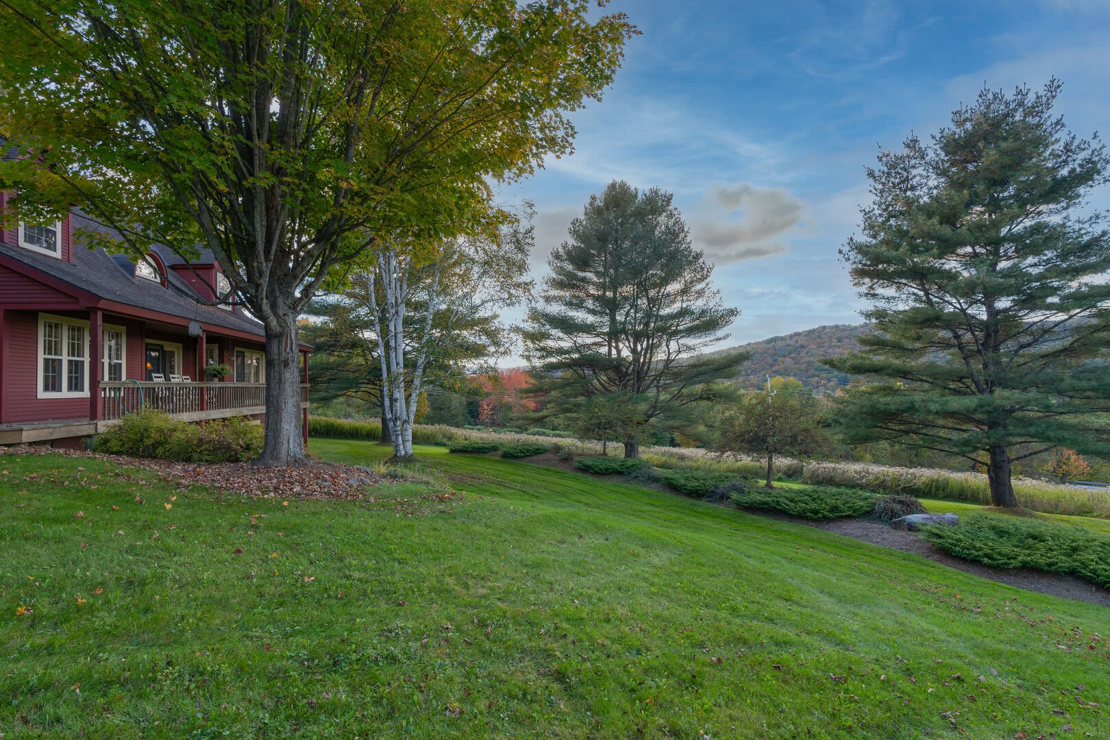 Game Room/Bar, Sleeps 14 | Mountain View Estate