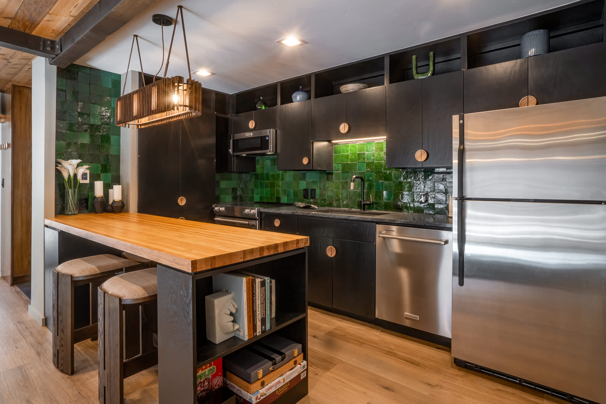 Spacious & Central Aspen 1BR with AC!