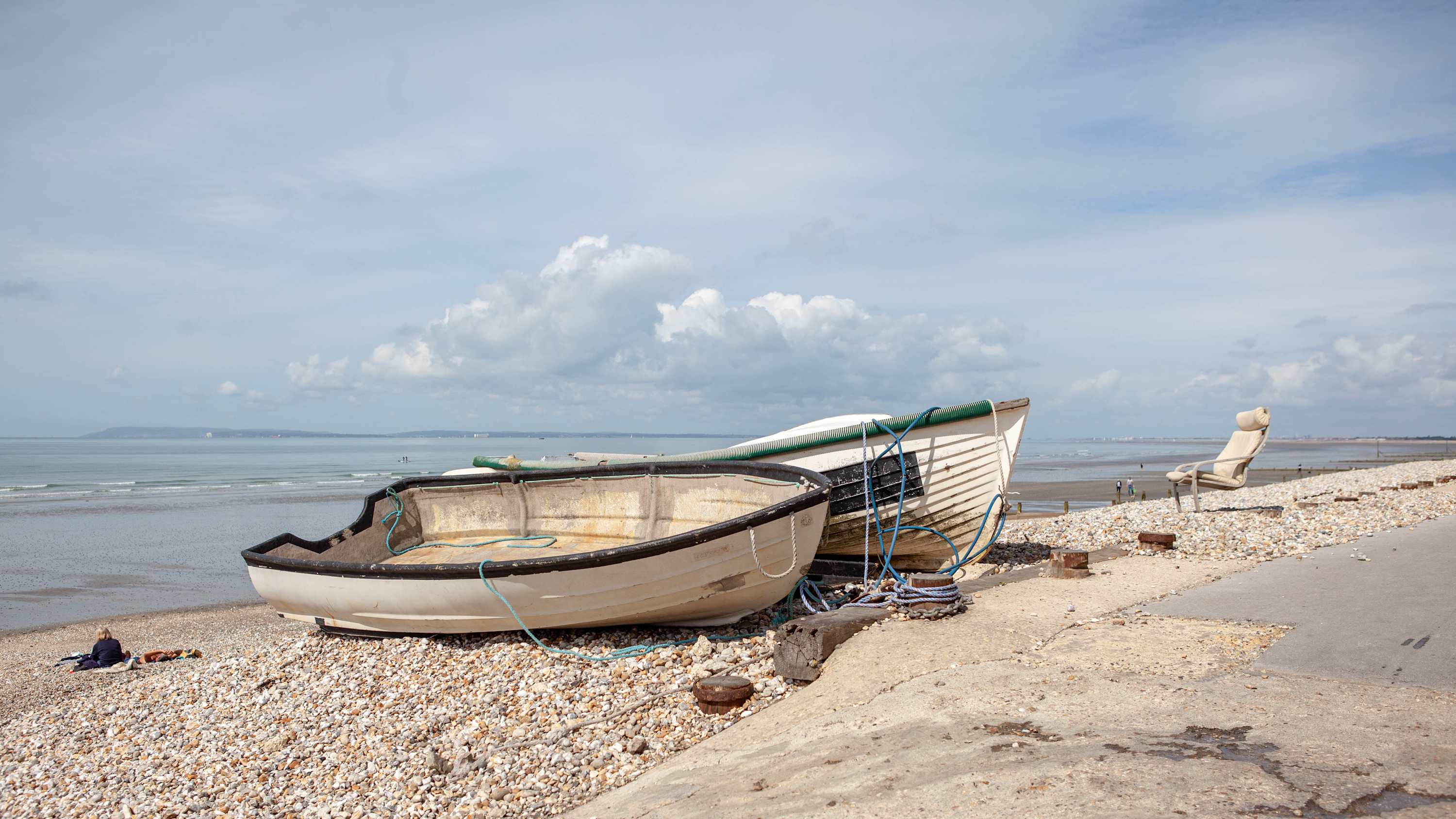 East Wittering's pebble and wet sand beach is only 2-3 minutes walk from the home.