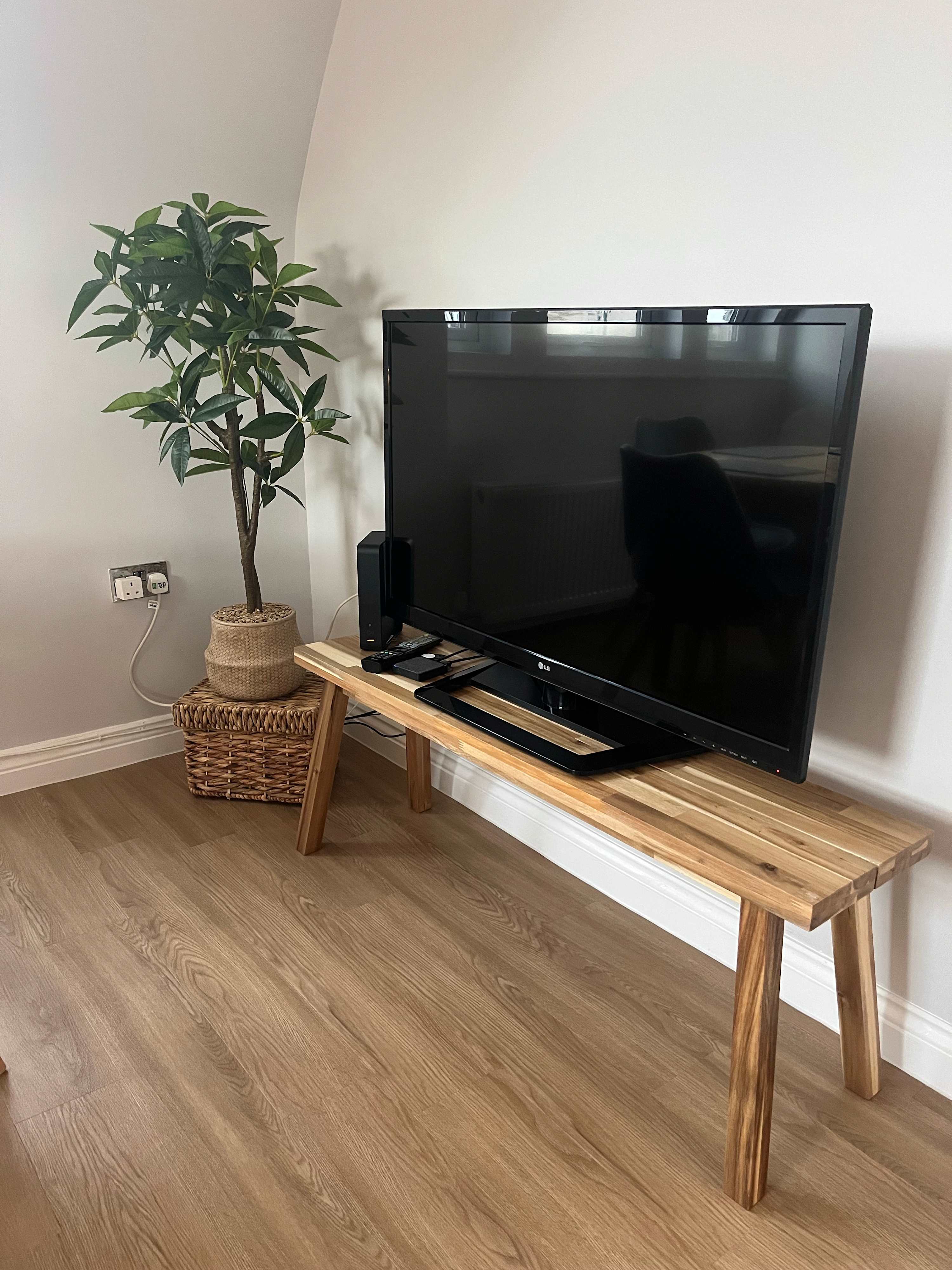 *NEW* Contemporary 2 bed, free parking