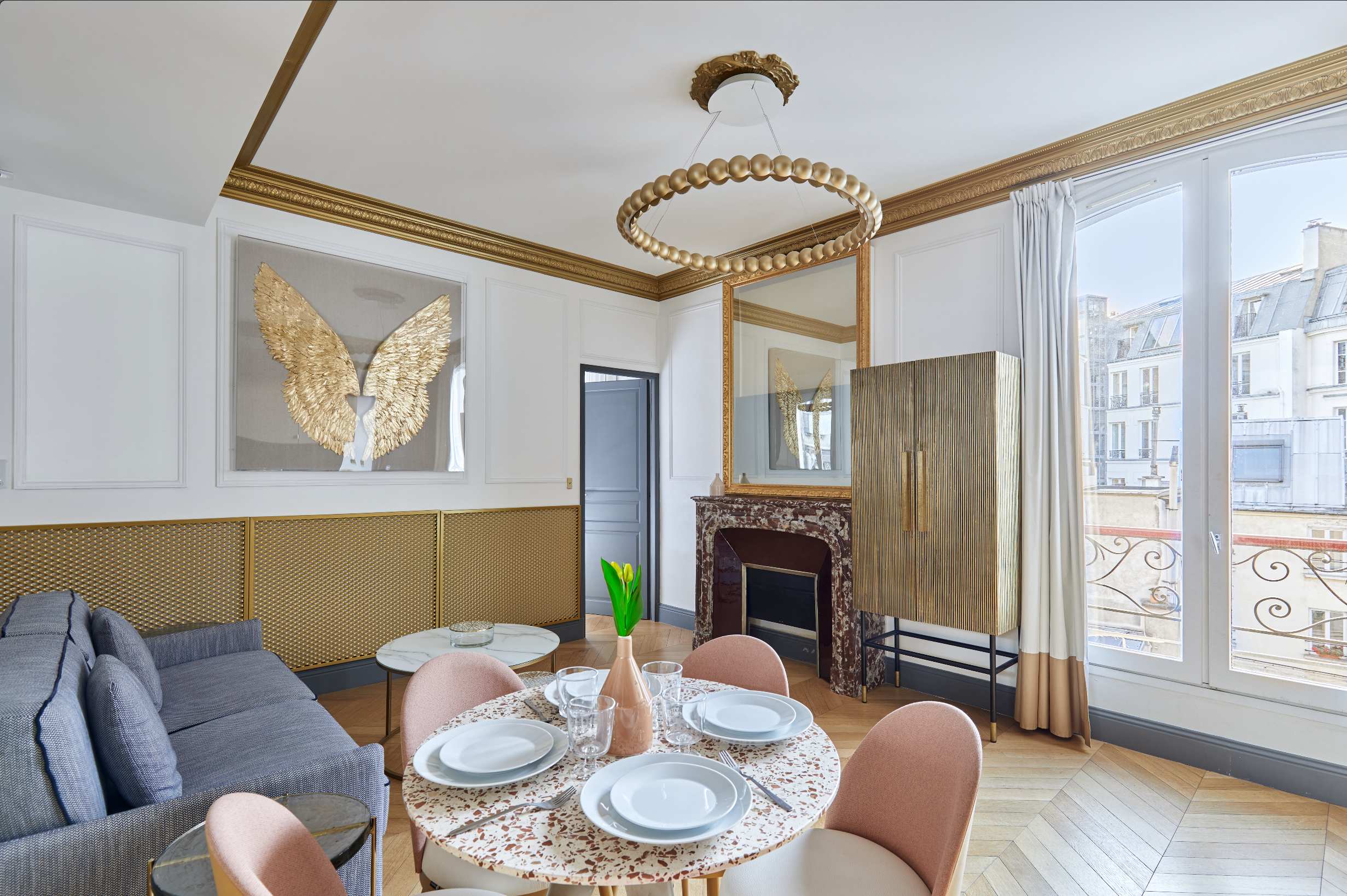 Superb AC- 1BDR Ave Montaigne - Arc de Triomphe by Studio Prestige — Paris, Île-de-France — vacation rental