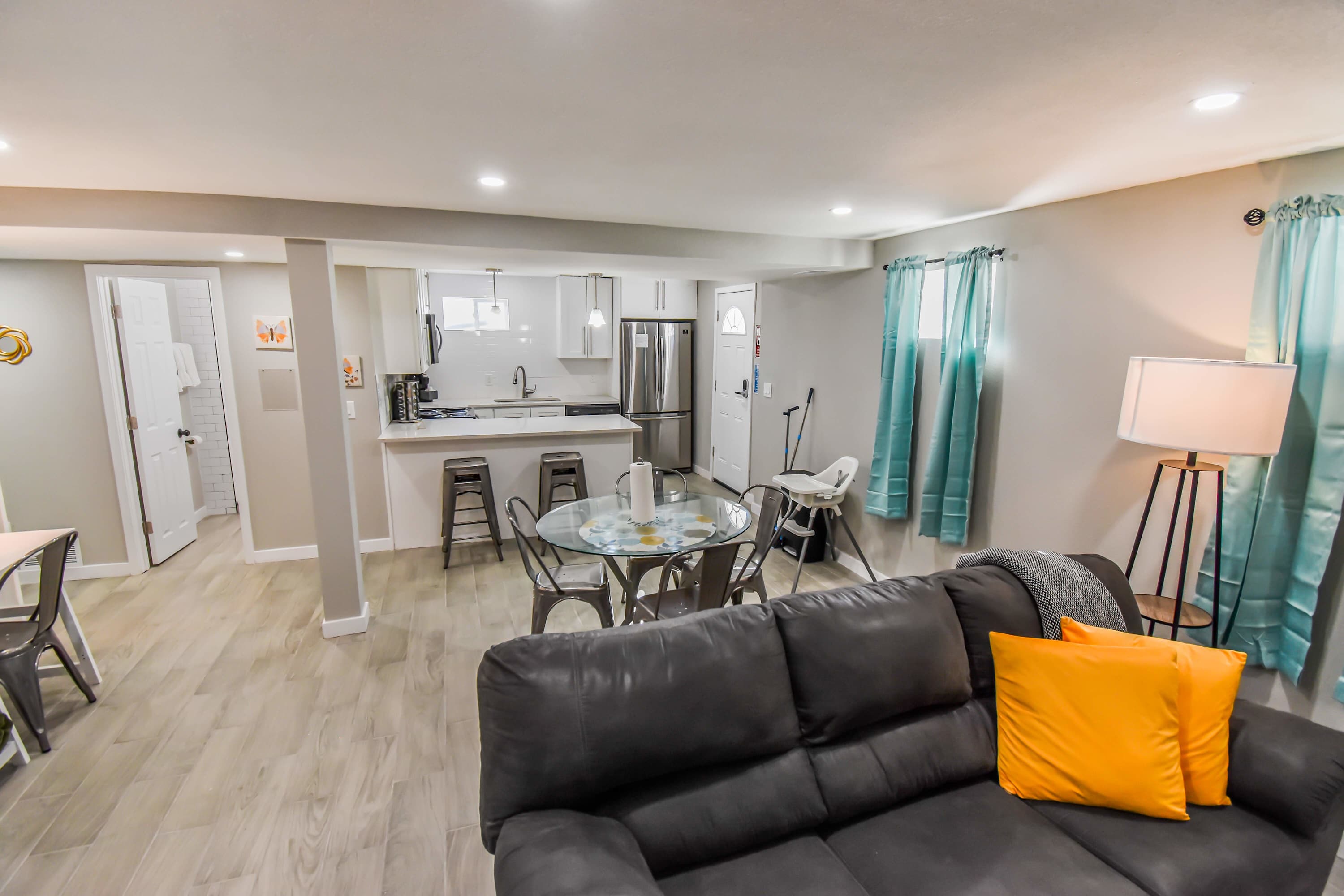 Vibrant & Cozy Two Bedroom Lower Unit King Beds 6
