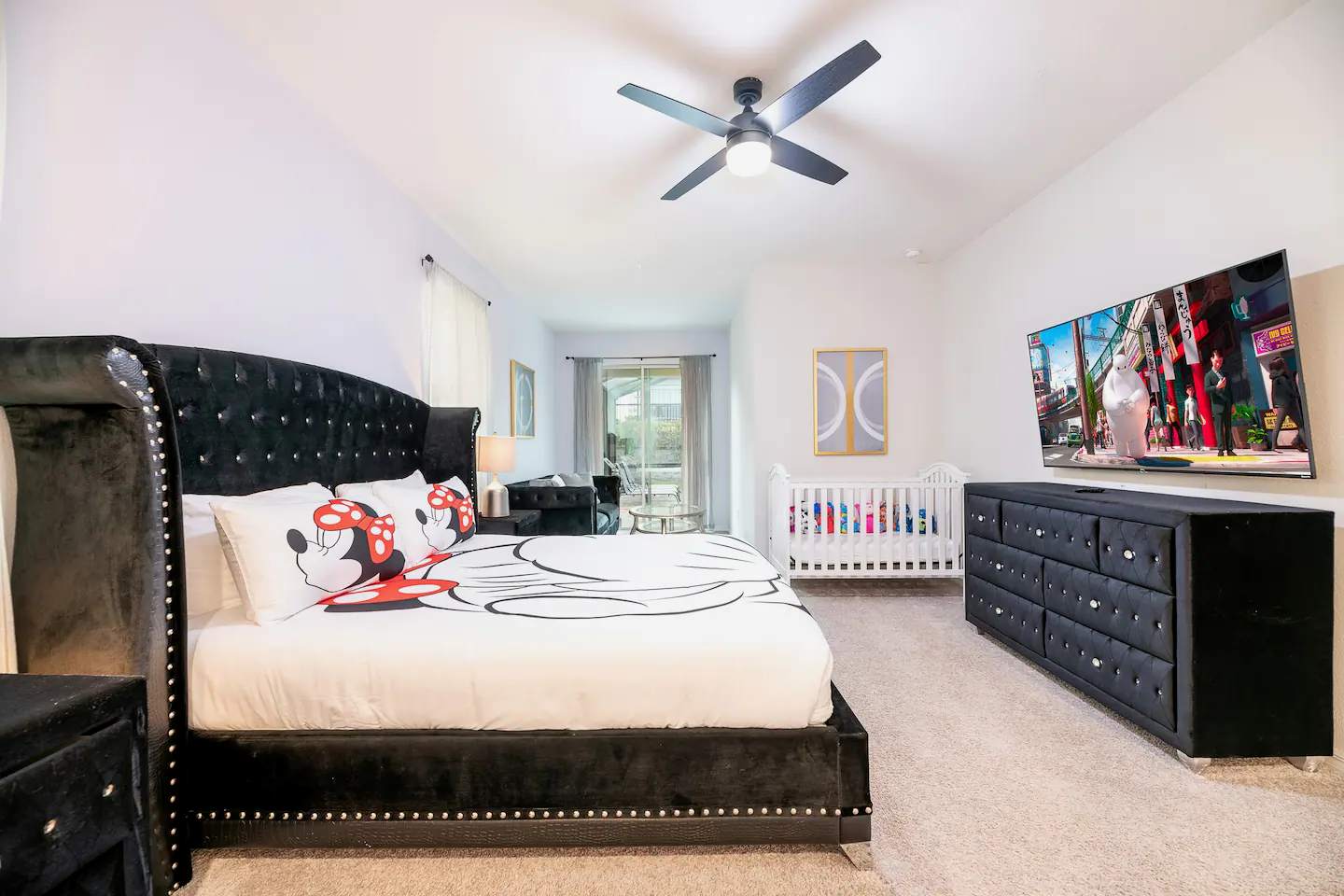 Spacious retreat w/ pool & hot tub