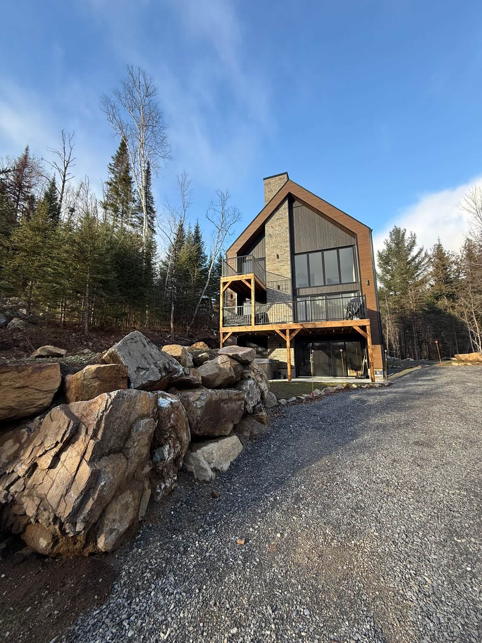 Le Boisé |  hot tub |  pool table | Dogfriendly_image