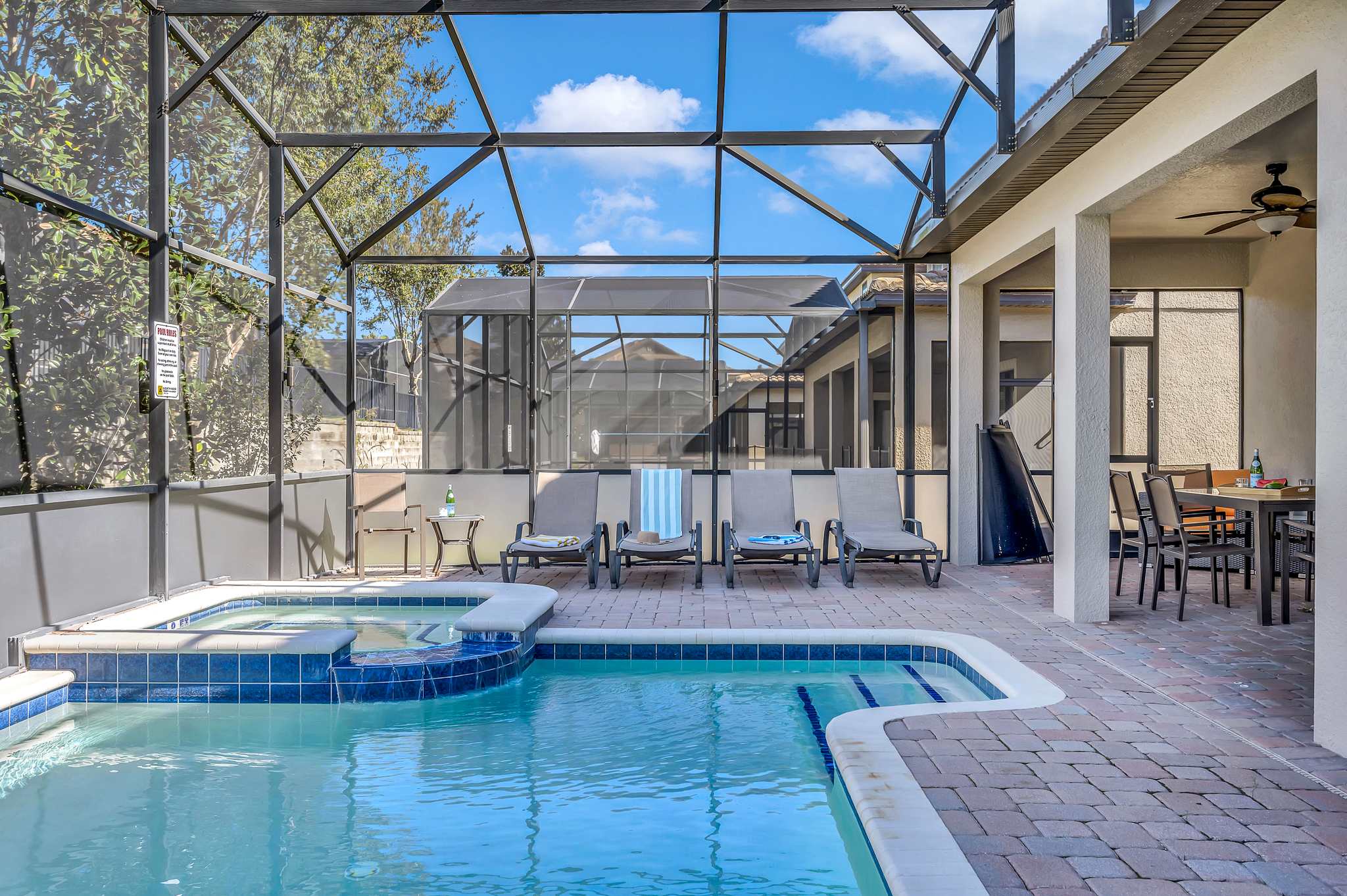 Heated Pool, Free Waterpark and Lazy River!