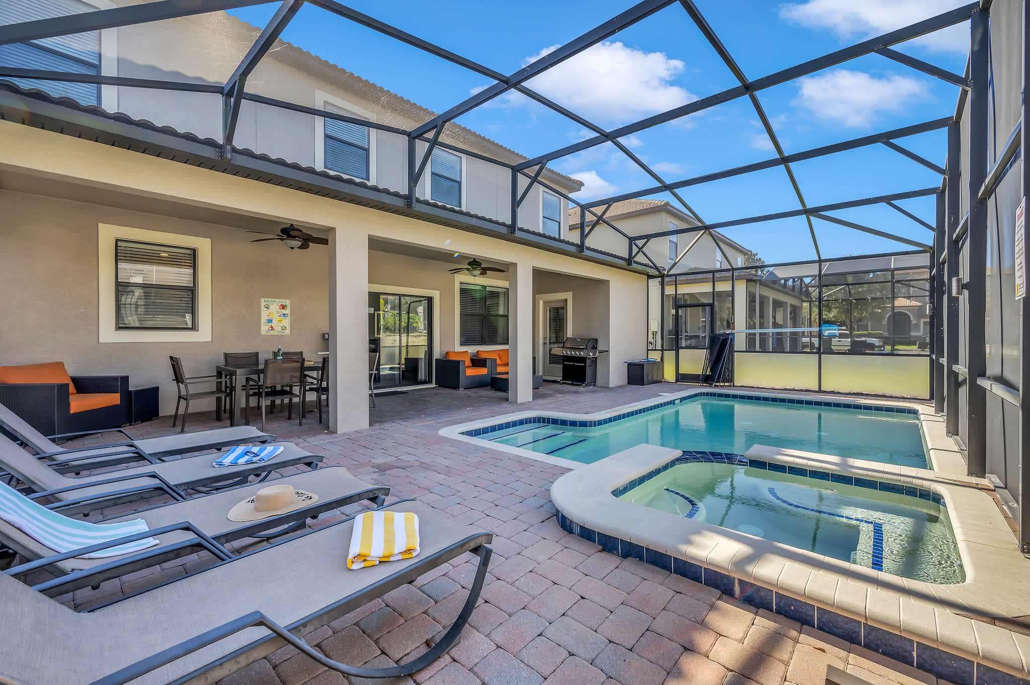 Heated Pool, Free Waterpark and Lazy River!