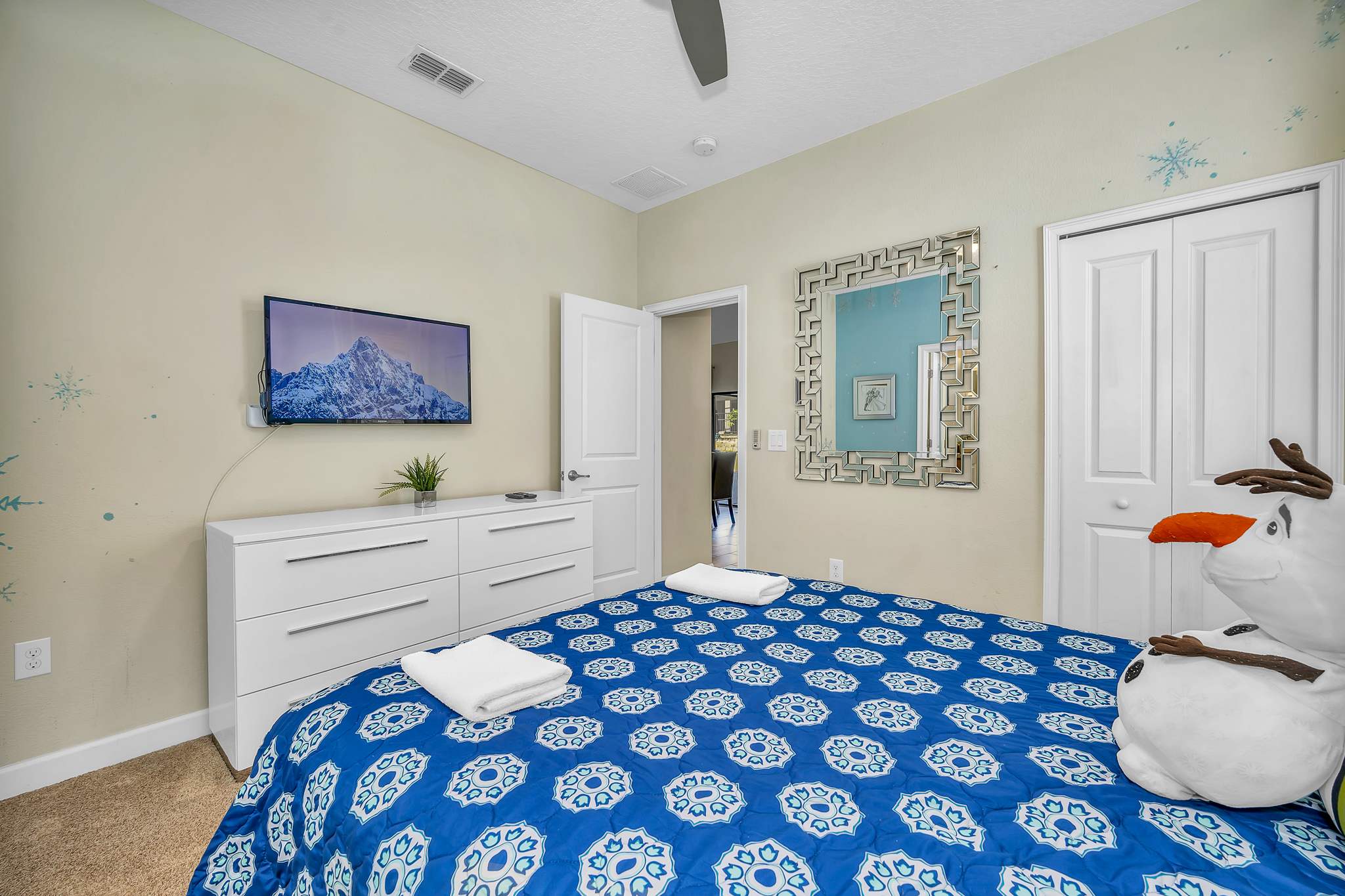 Heated Pool, Free Waterpark and Lazy River!