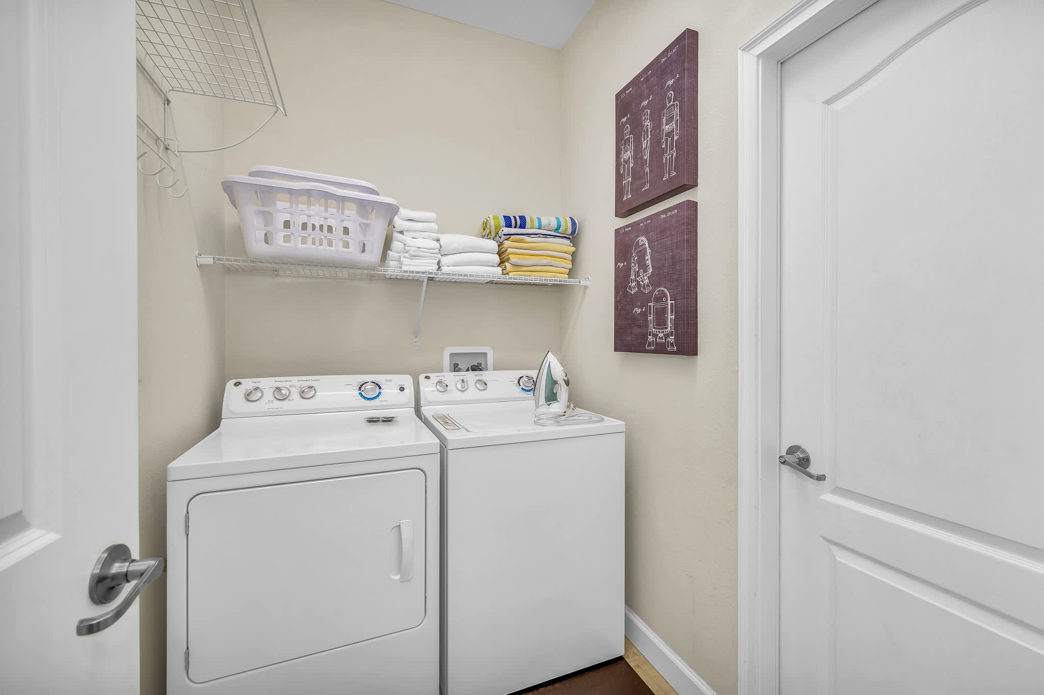 Heated Pool, Free Waterpark and Lazy River!