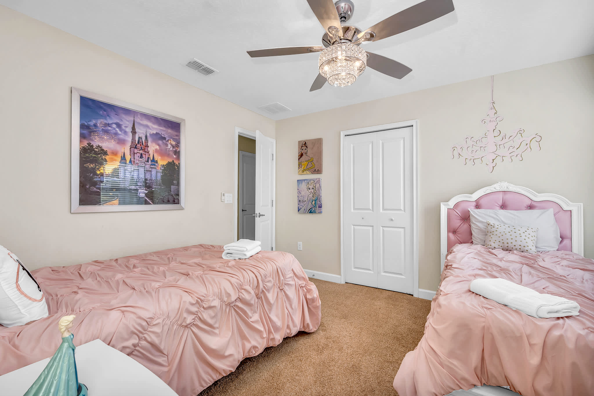 Heated Pool, Free Waterpark and Lazy River!