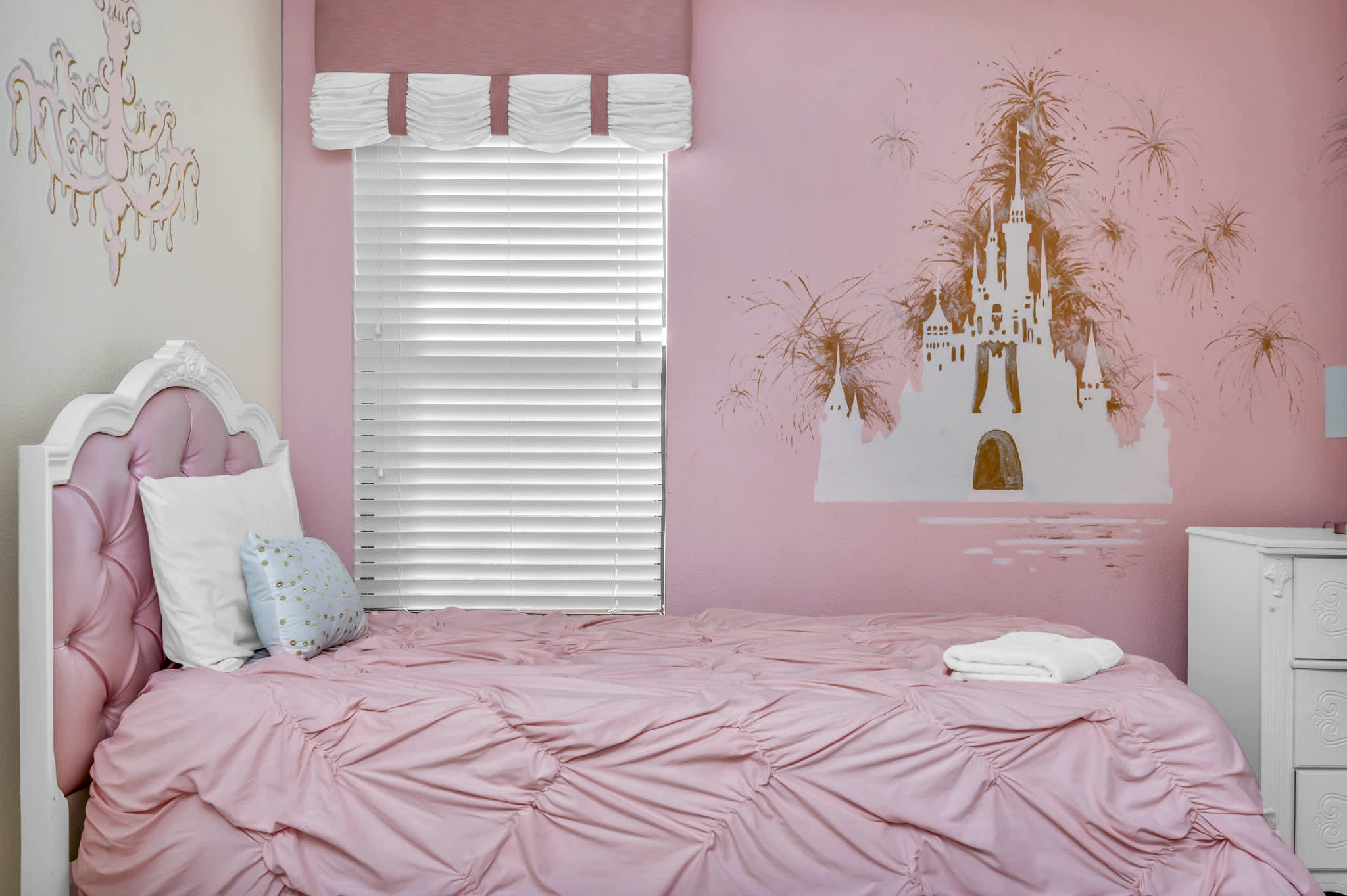 Heated Pool, Free Waterpark and Lazy River!