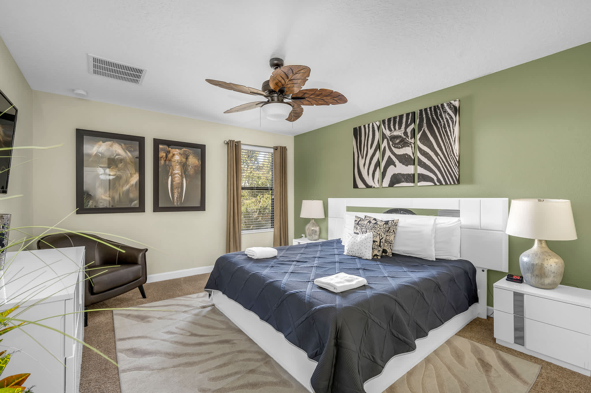 Heated Pool, Free Waterpark and Lazy River!