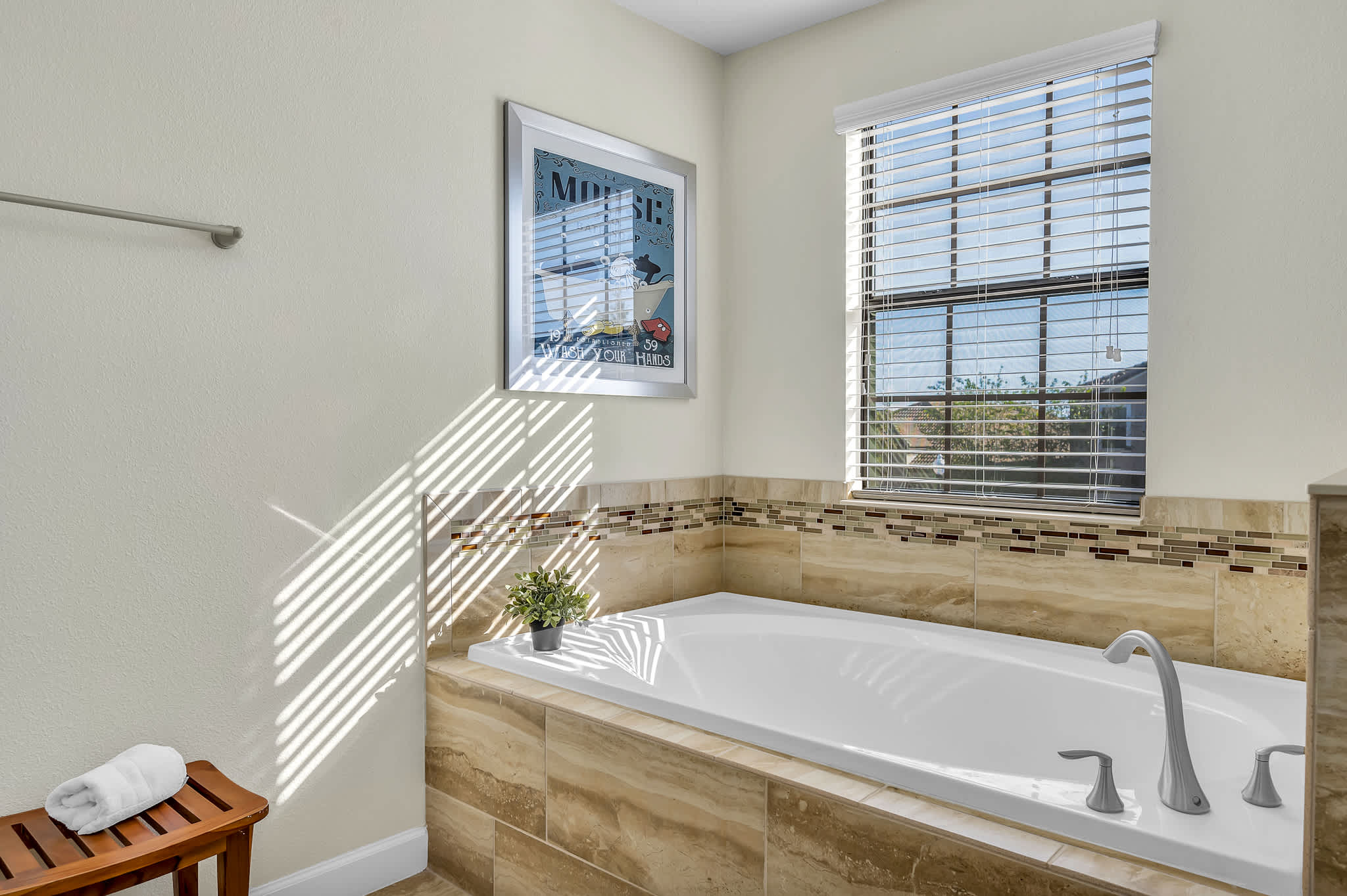 Heated Pool, Free Waterpark and Lazy River!