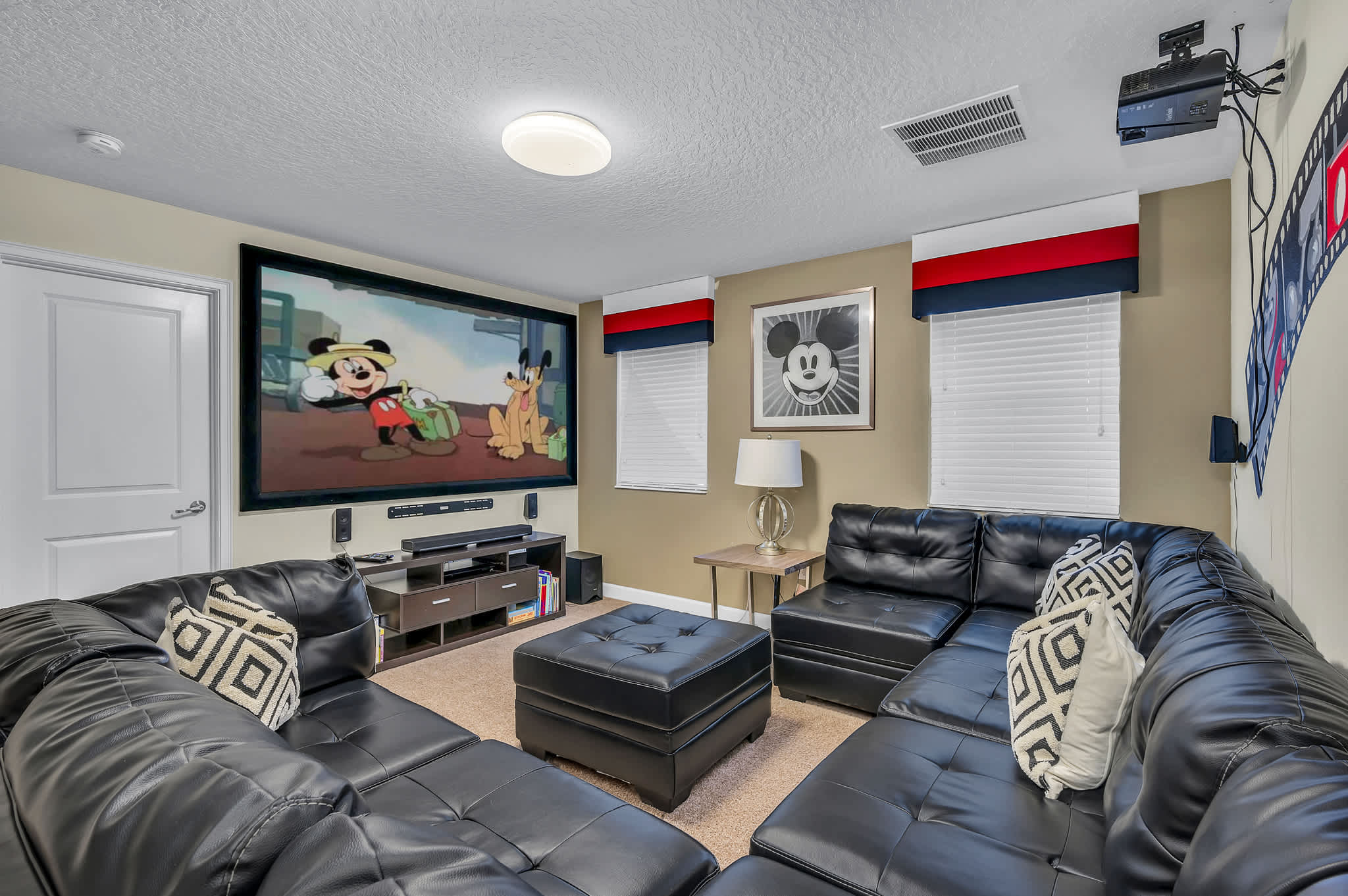 Heated Pool, Free Waterpark and Lazy River!