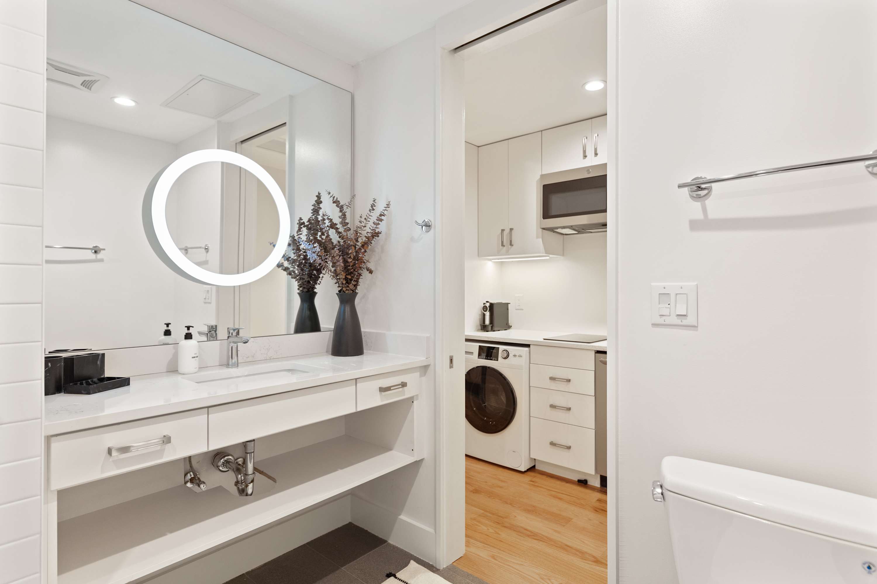 The Iris, Signature Suite 6