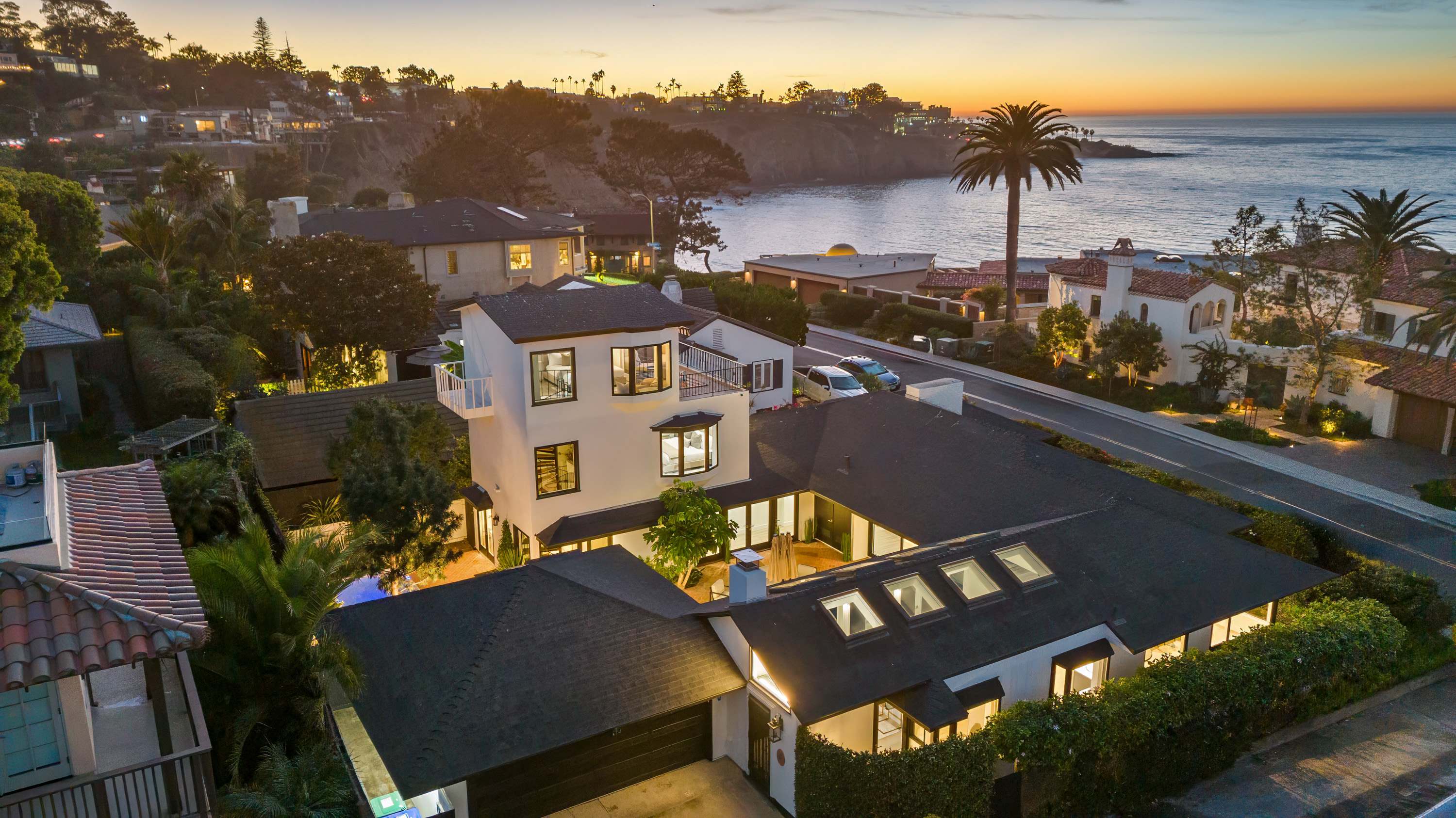 New Luxe Remodel,Walk to Beach, Ocean Views, Spa — San Diego, CA — vacation rental