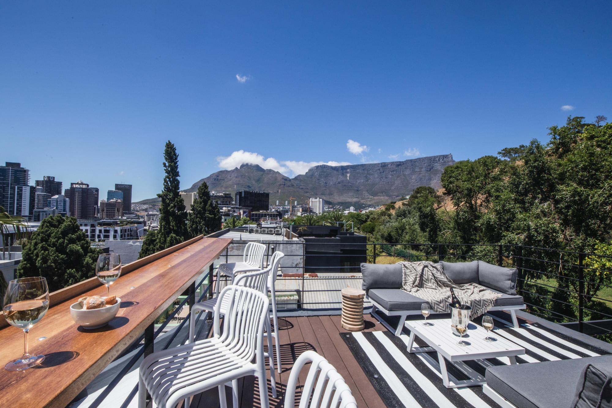 De Waterkant Holiday Apt w Hot Tub The Honeycomb