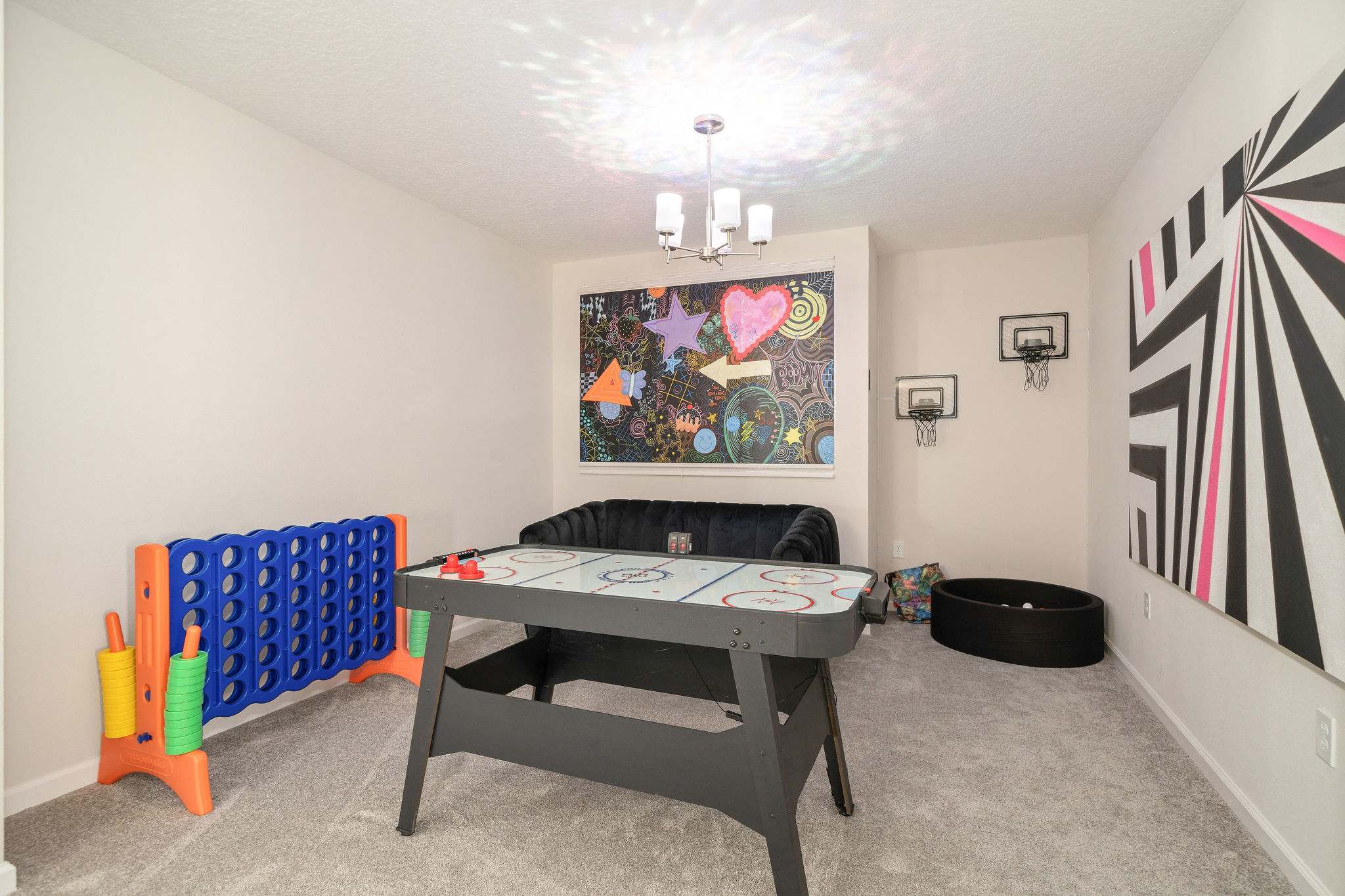 Luxury KOSHER Villa-w/ Heated Pool! + 12 MI to Disney!