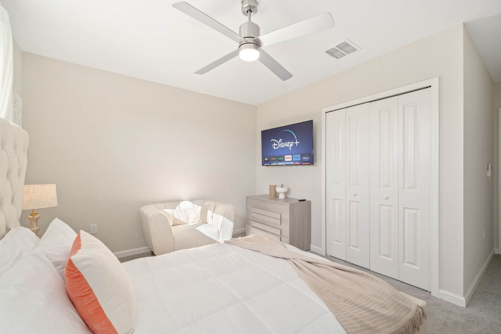 Luxury KOSHER Villa-w/ Heated Pool! + 12 MI to Disney!