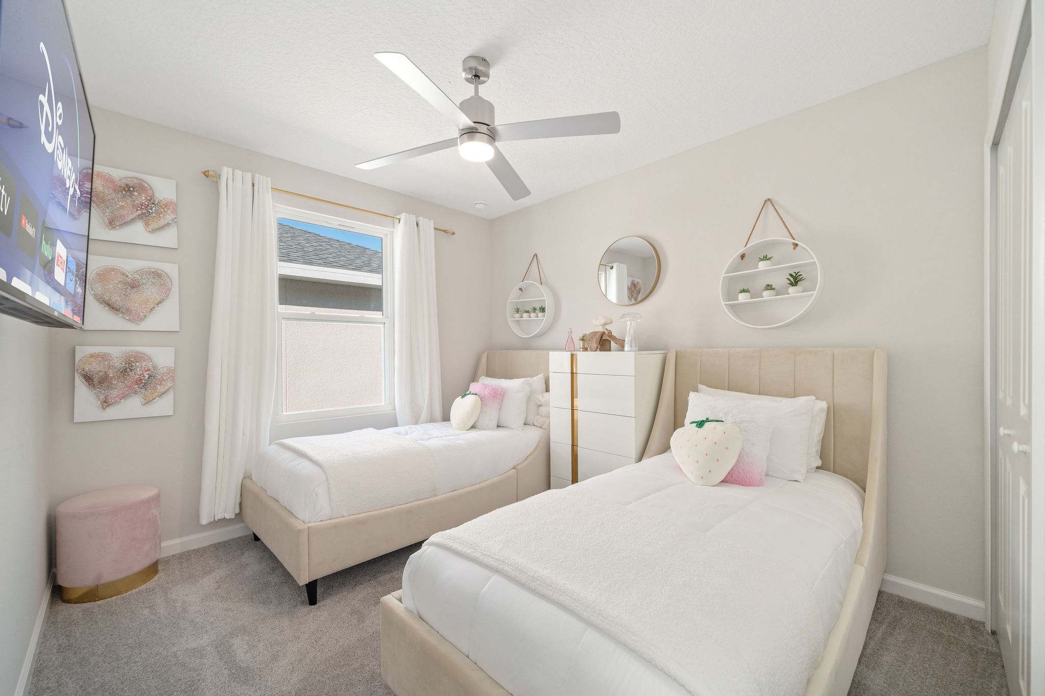 Luxury KOSHER Villa-w/ Heated Pool! + 12 MI to Disney!