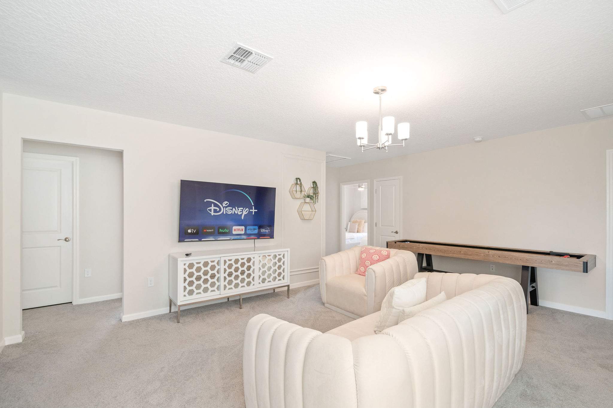 Luxury KOSHER Villa-w/ Heated Pool! + 12 MI to Disney!