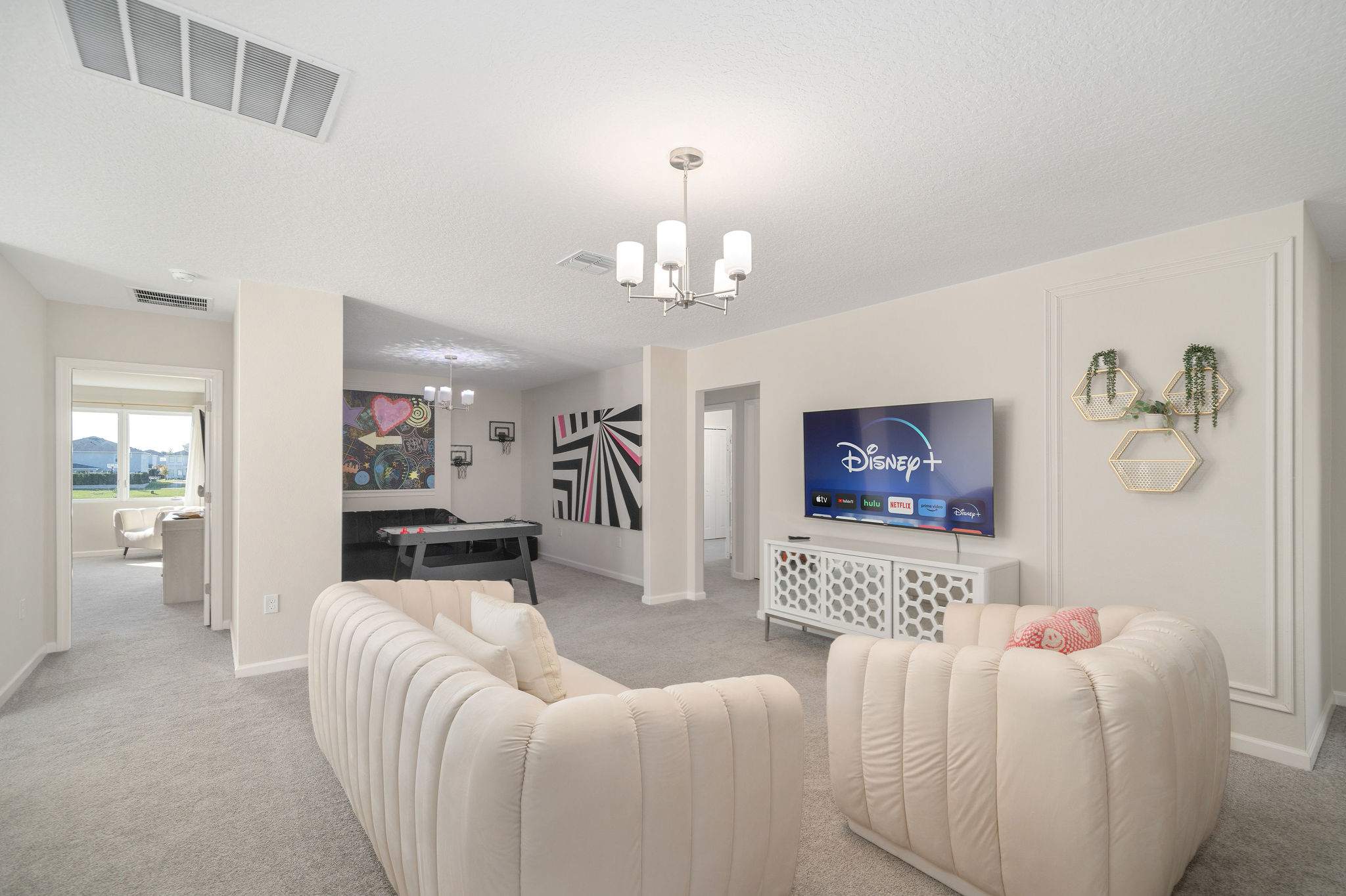 Luxury KOSHER Villa-w/ Heated Pool! + 12 MI to Disney!