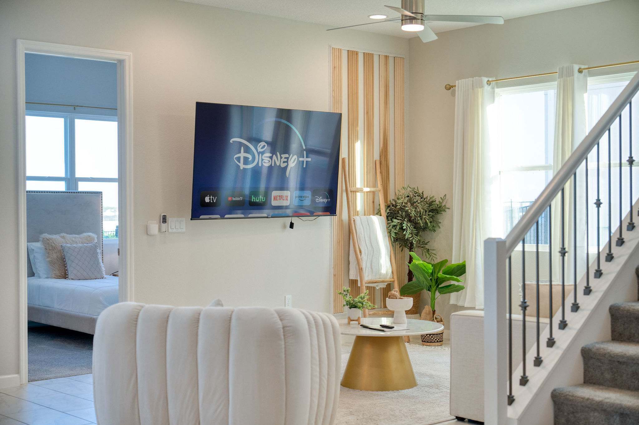 Luxury KOSHER Villa-w/ Heated Pool! + 12 MI to Disney!