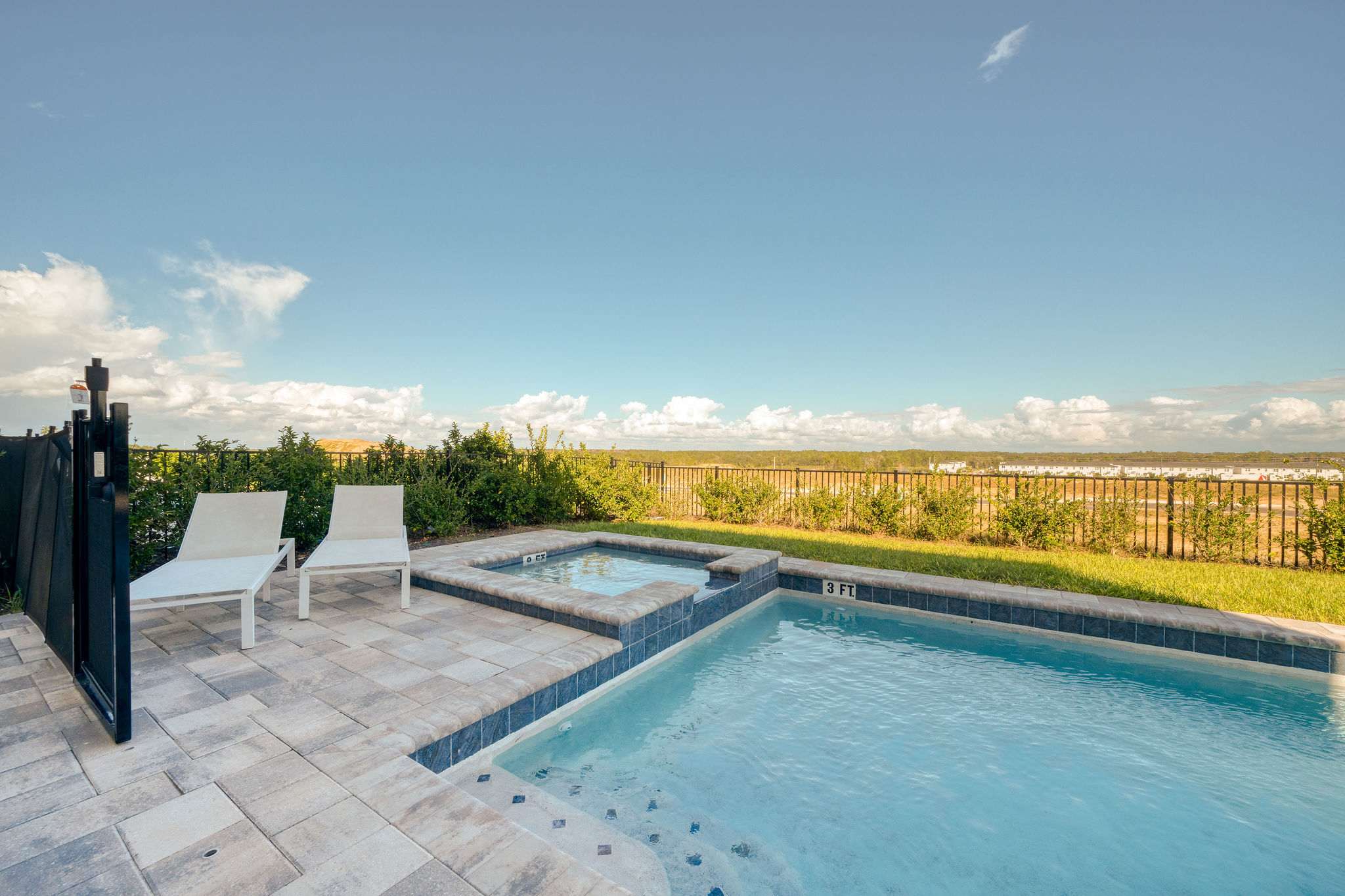 Luxury KOSHER Villa-w/ Heated Pool! + 12 MI to Disney!