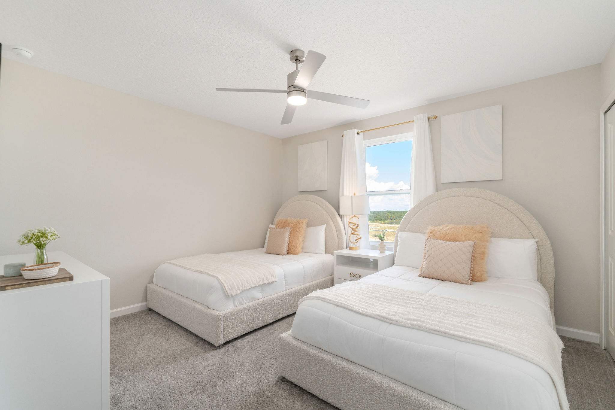 Luxury KOSHER Villa-w/ Heated Pool! + 12 MI to Disney!