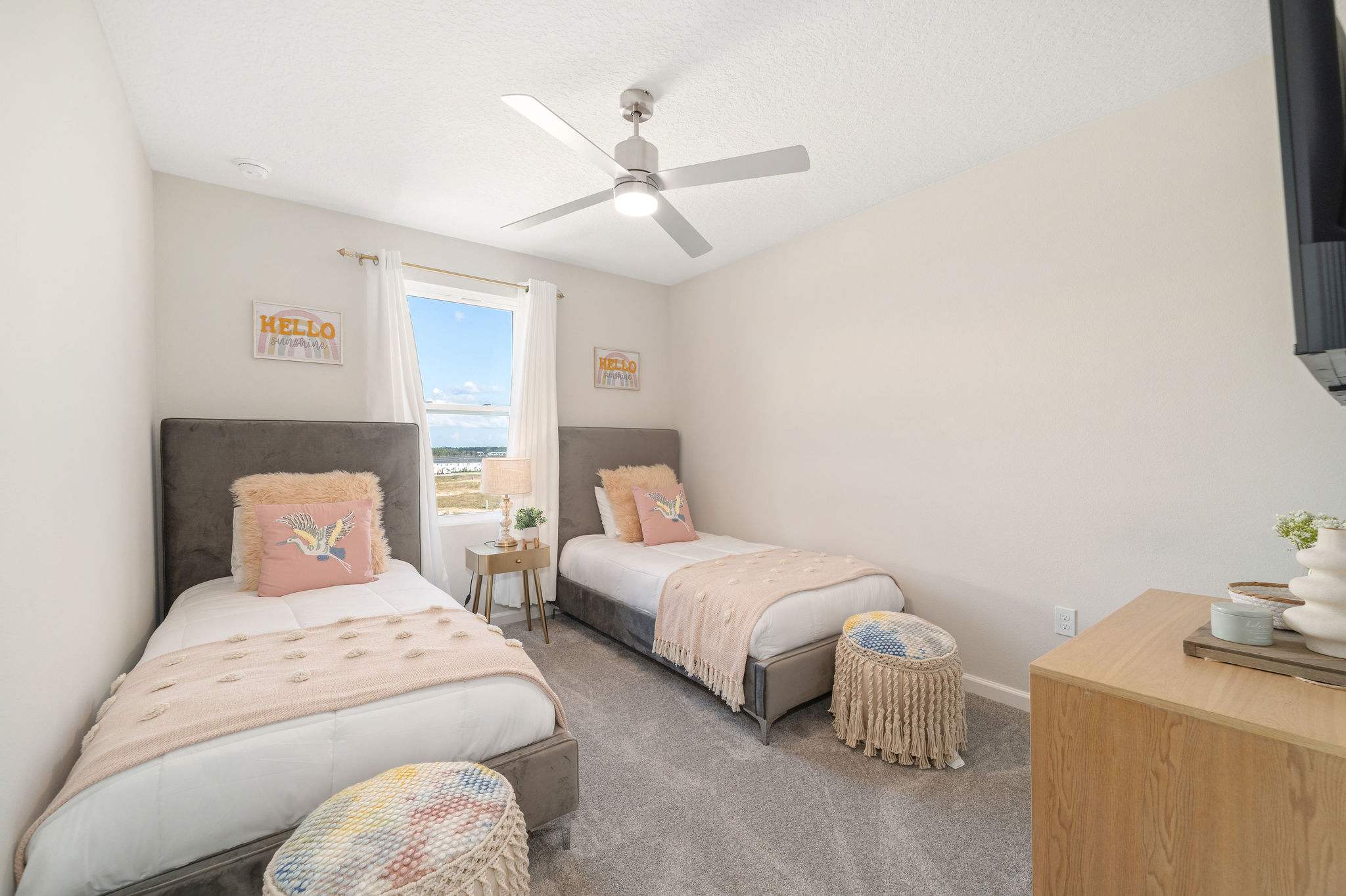 Luxury KOSHER Villa-w/ Heated Pool! + 12 MI to Disney!