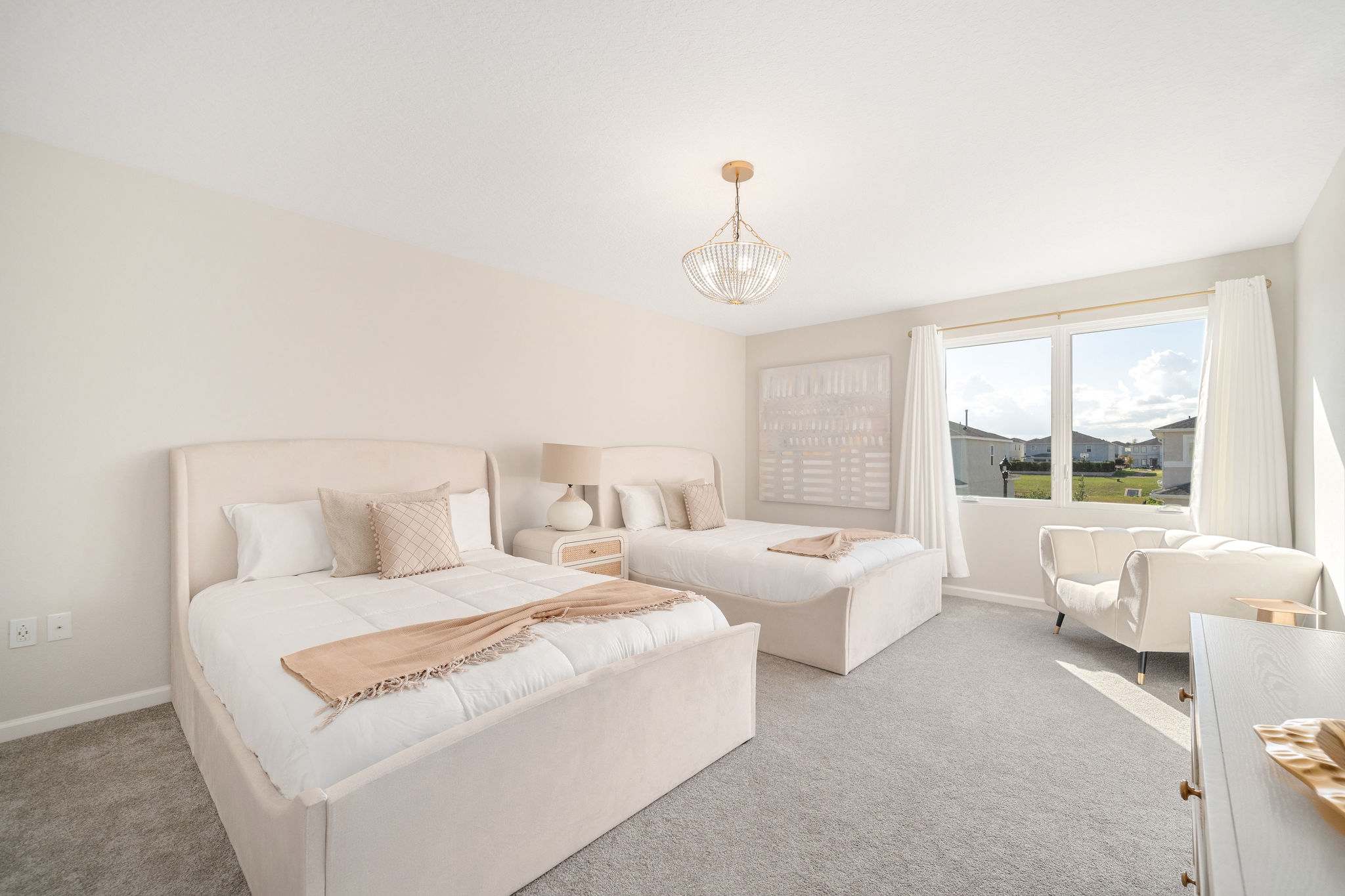 Luxury KOSHER Villa-w/ Heated Pool! + 12 MI to Disney!