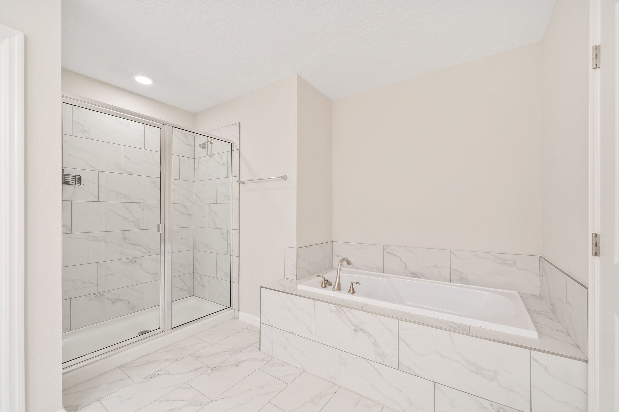 Luxury KOSHER Villa-w/ Heated Pool! + 12 MI to Disney!