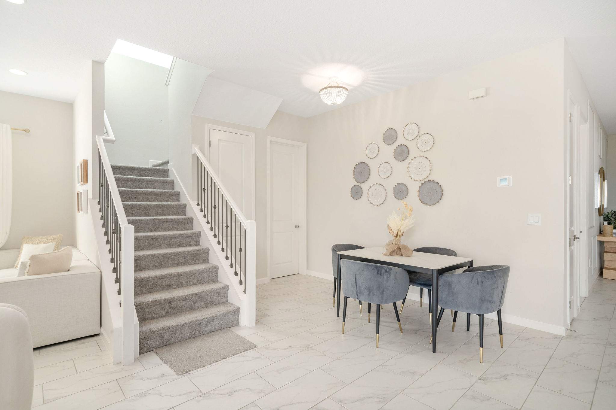 Luxury KOSHER Villa-w/ Heated Pool! + 12 MI to Disney!